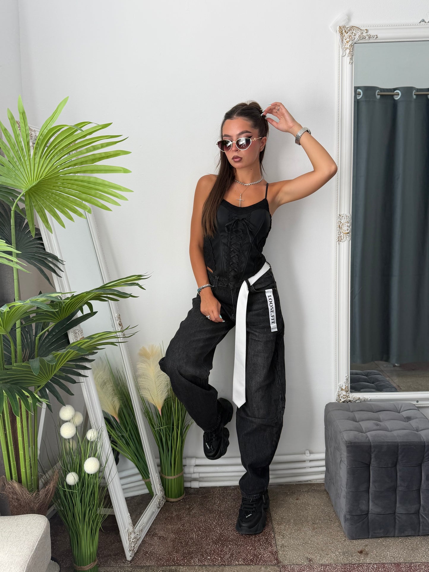 Jeans negri BalloonFit cu buzunar accesorizat