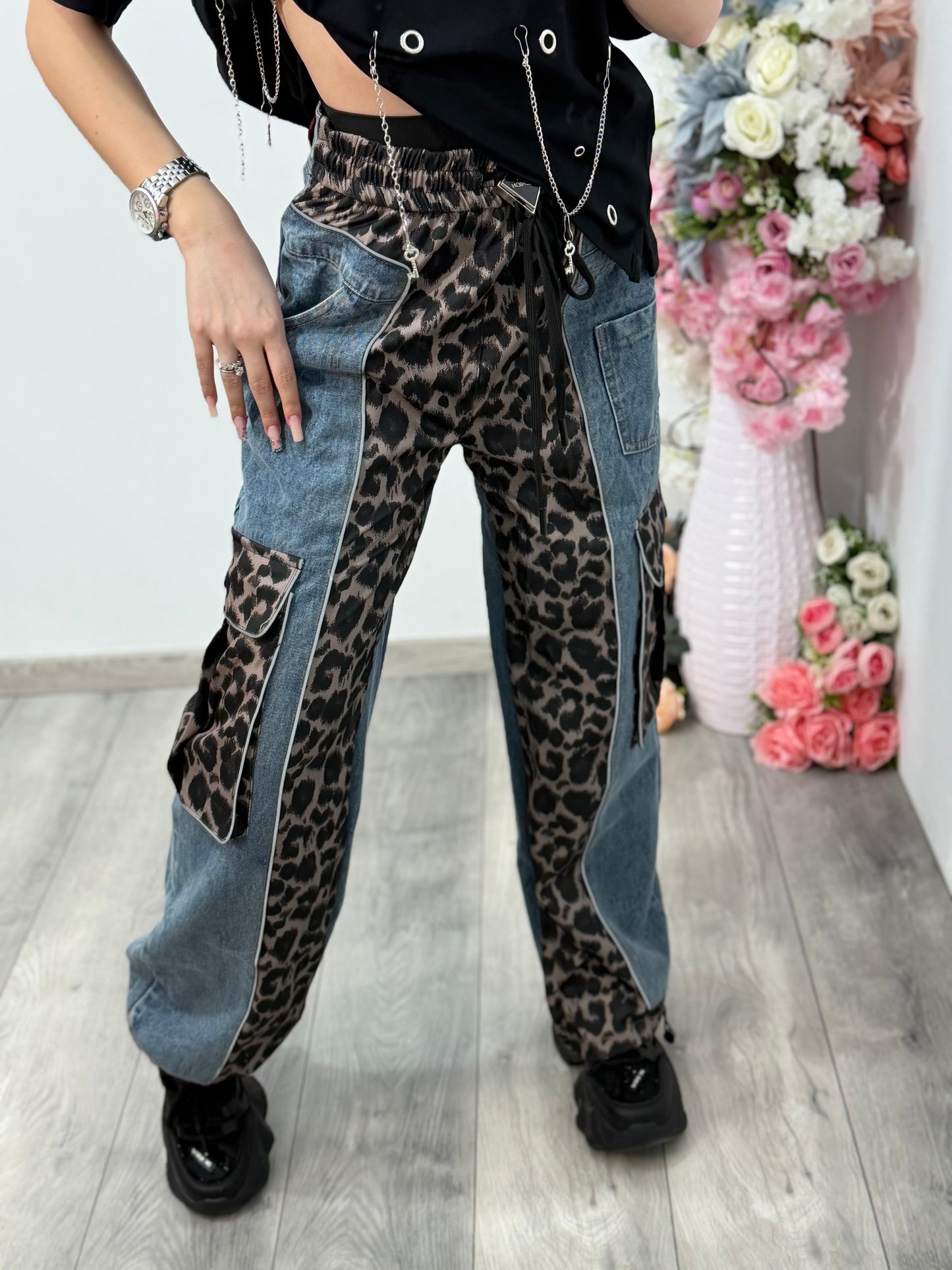 Pantaloni din denim cu imprimeu leopard OANA