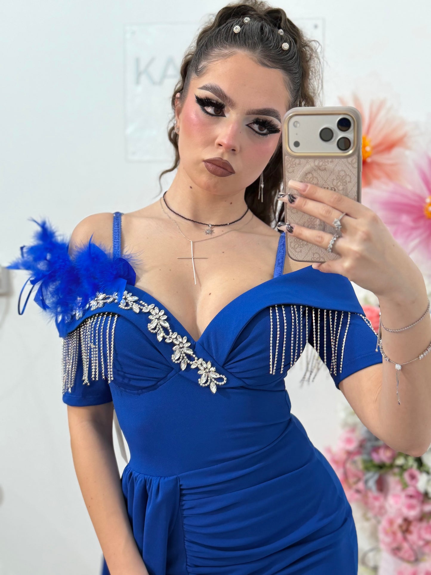 Rochie elegantă off-shoulder cu slit și detalii luxury albastra