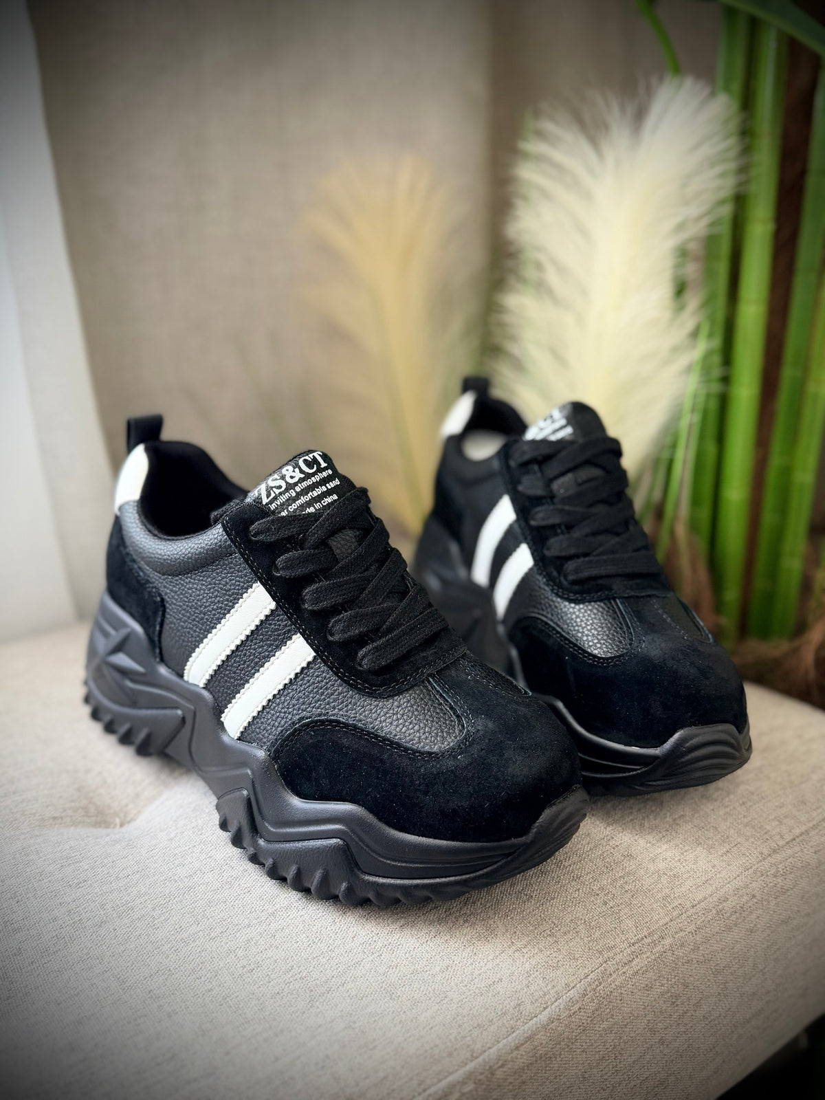 Adidași negri & alb cu talpă chunky