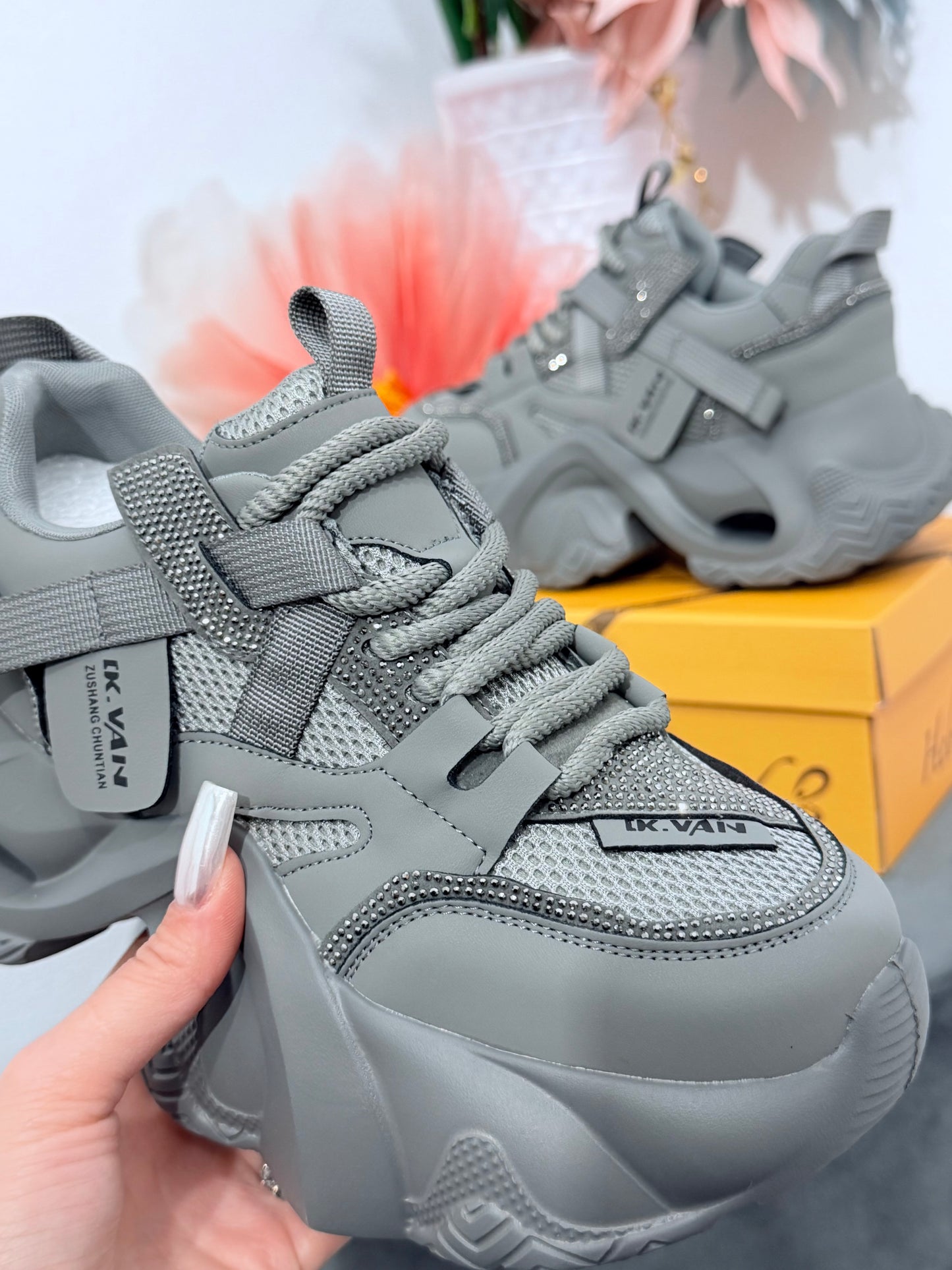 Adidasi VAN cu cristale ștanțate gri
