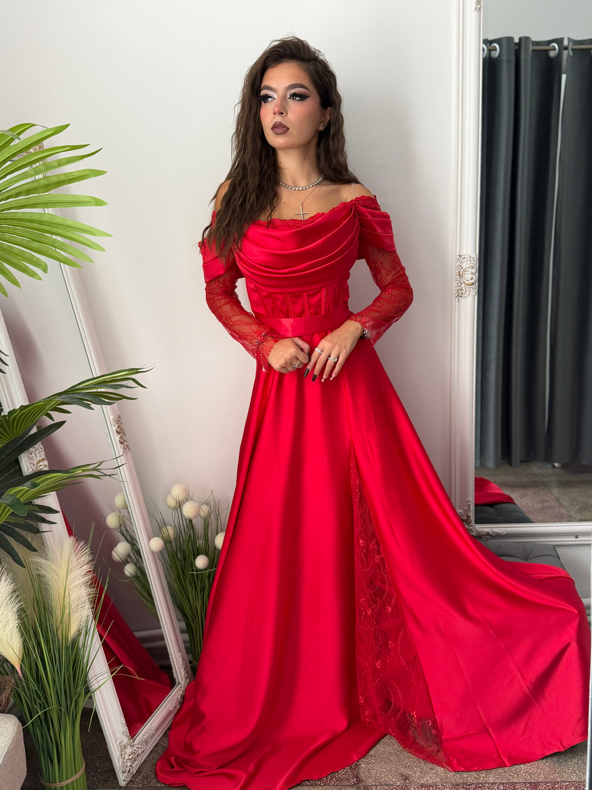 Rochie elegantă roșie tip prințesă LUXURY