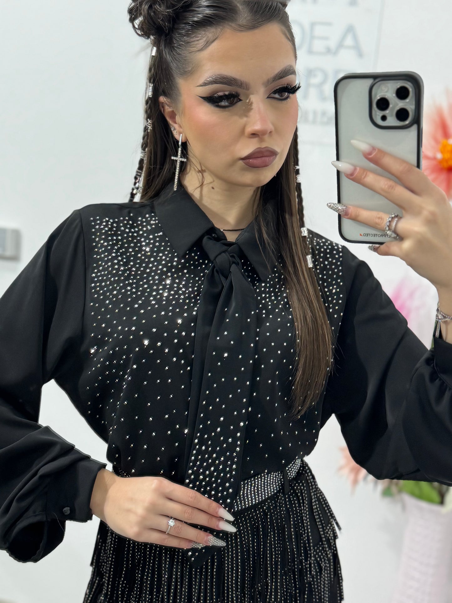 Camasa cu cristale ștanțate și cravata LORELAI