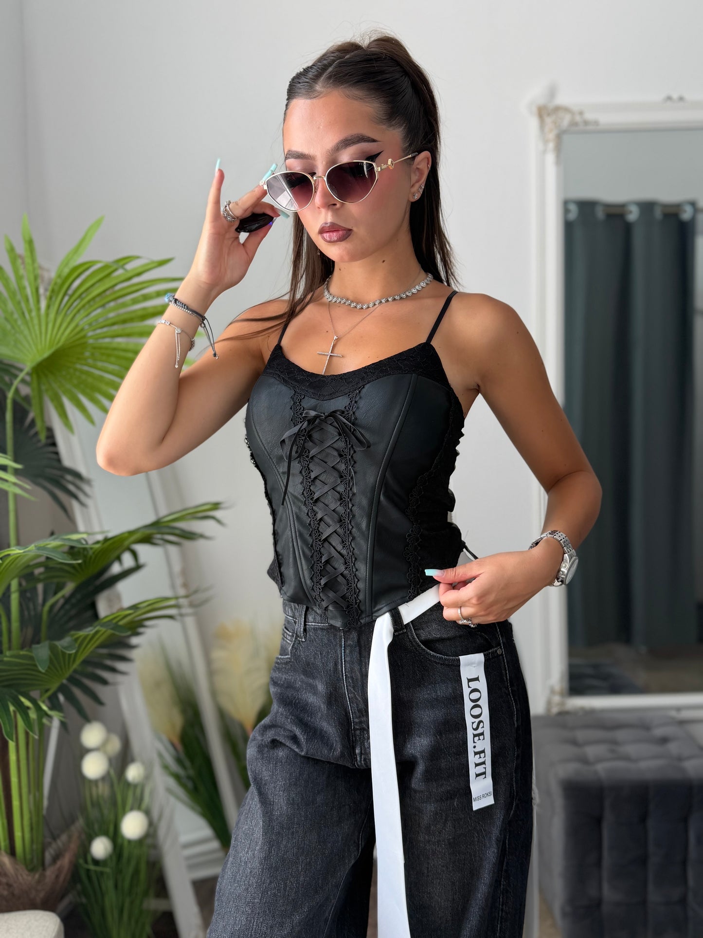 Top tip corset din imitație de piele negru
