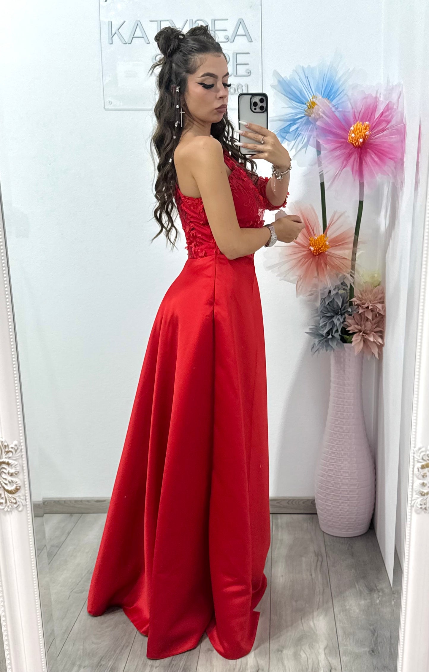 Rochie elegantă lungă cu dantelă 3D roșie Zonia