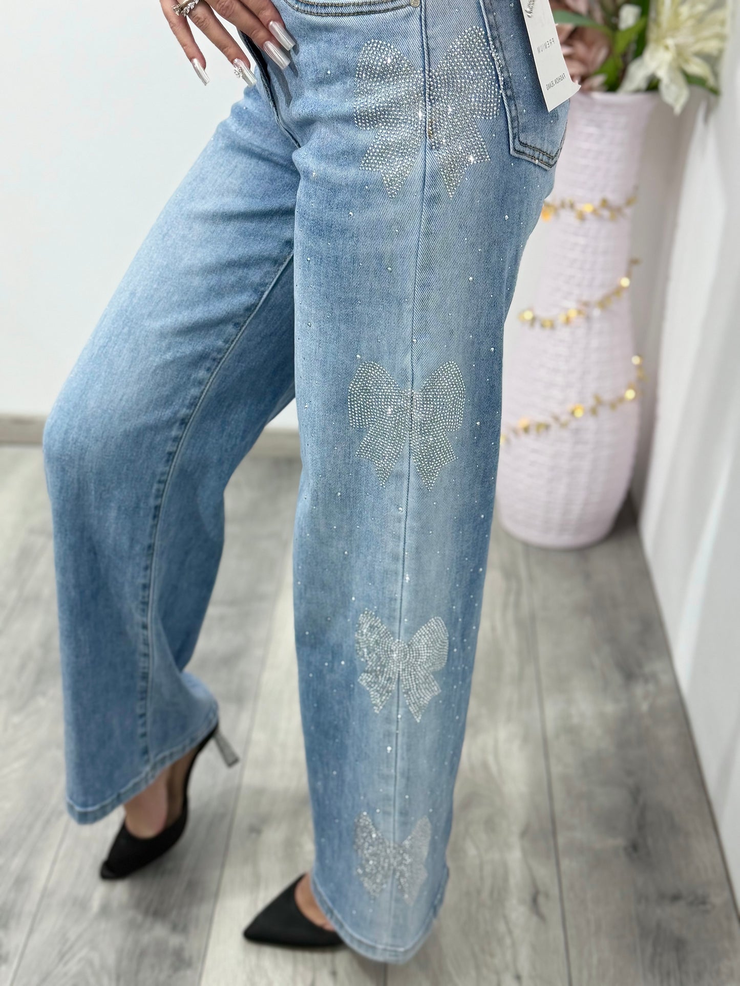 Blugi WideLeg albaștri cu fundițe ștanțate