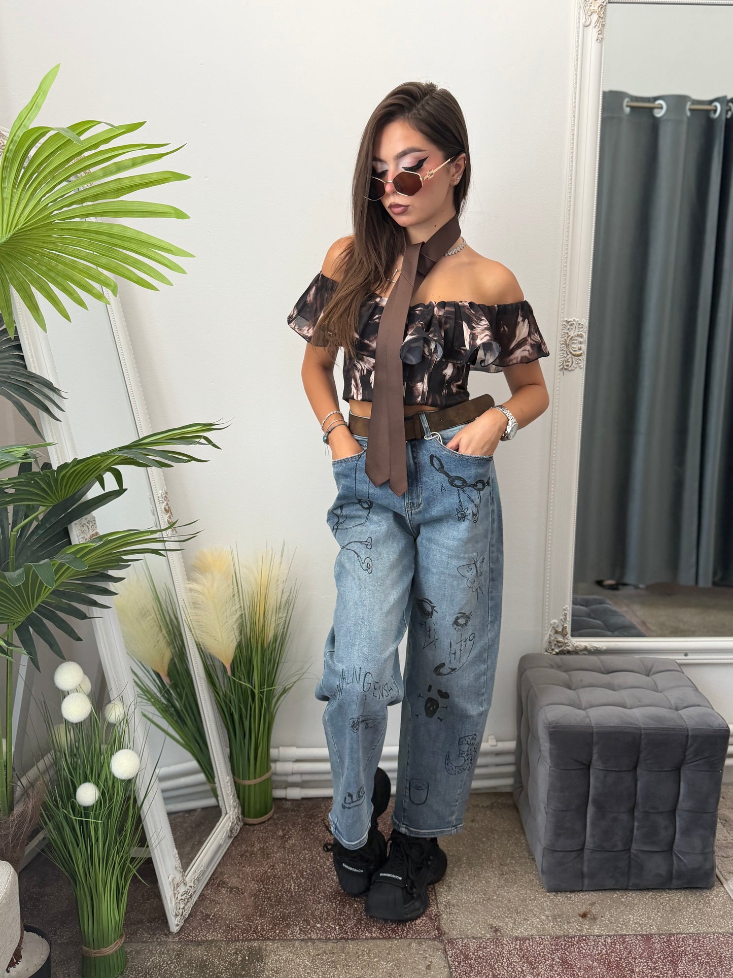 Jeans BALLOONFIT cu grafica KARLA