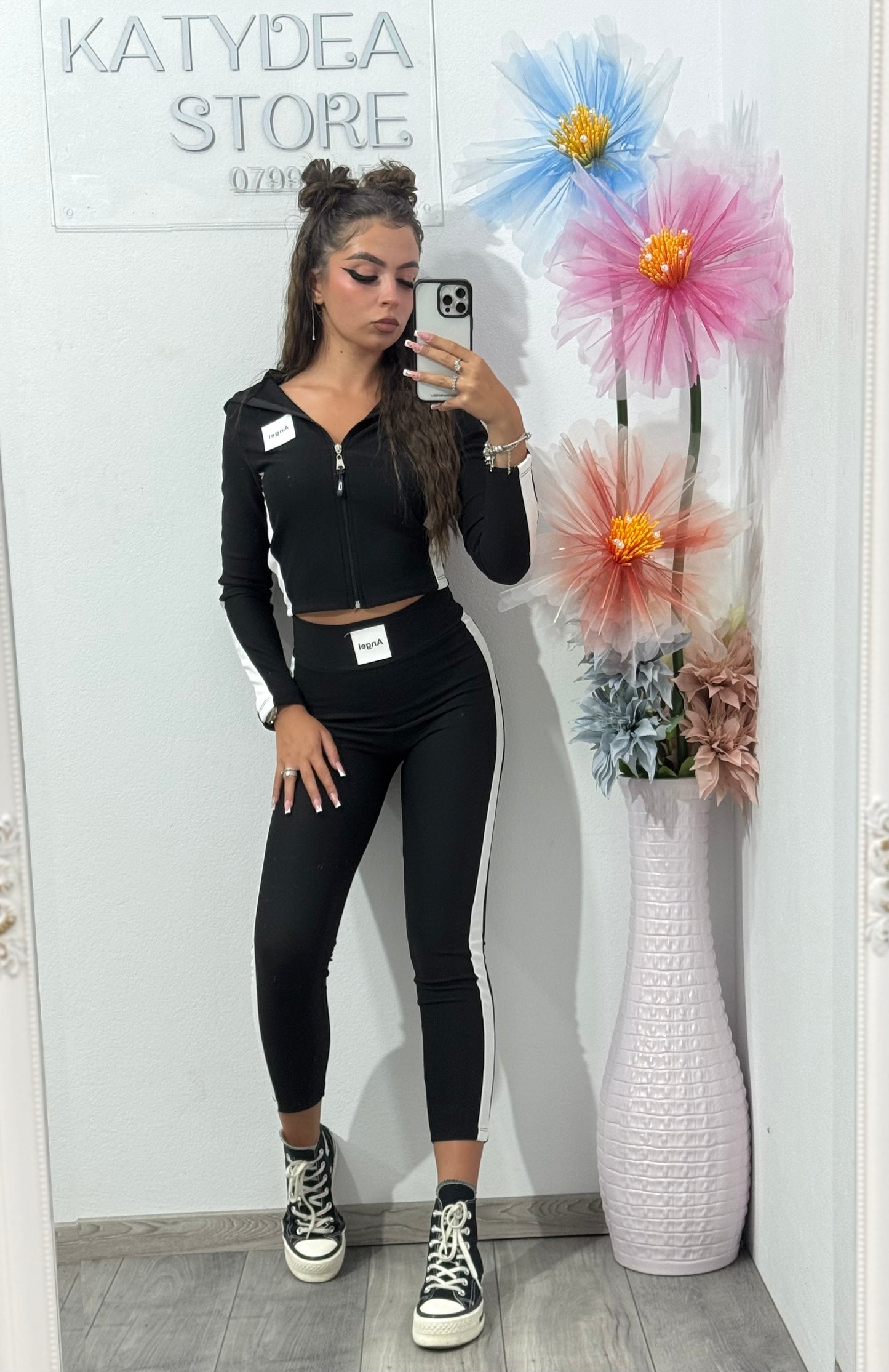 Compleu Angel negru