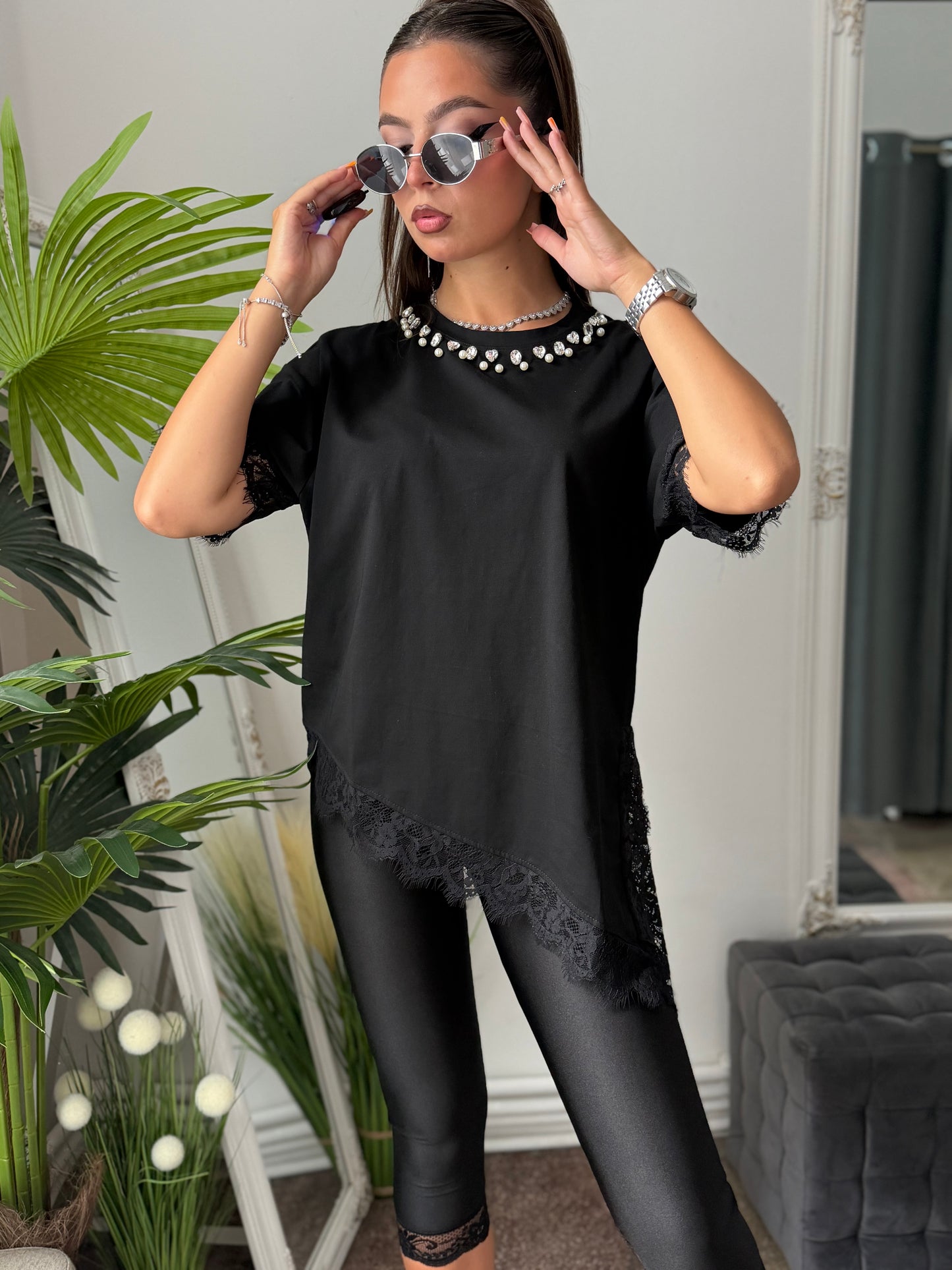 Tricou cu dantelă negru SARA