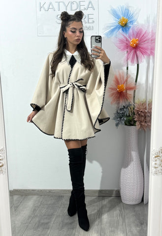 Capa bej cu detalii negre Anna