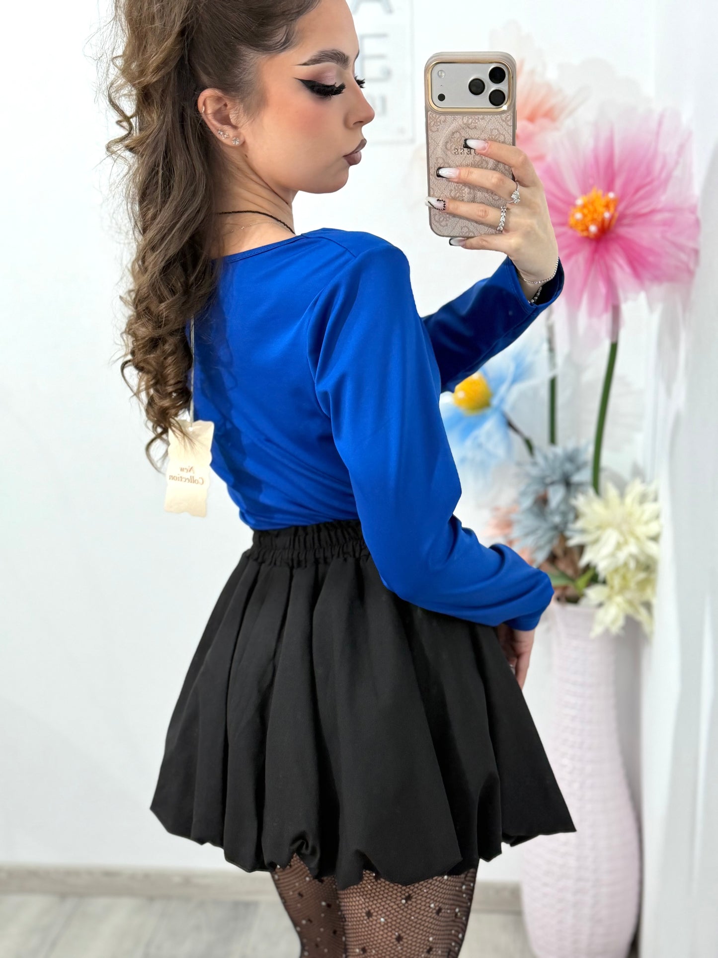 Bluza eleganta si feminina cu accesoriu tip brosa Simone