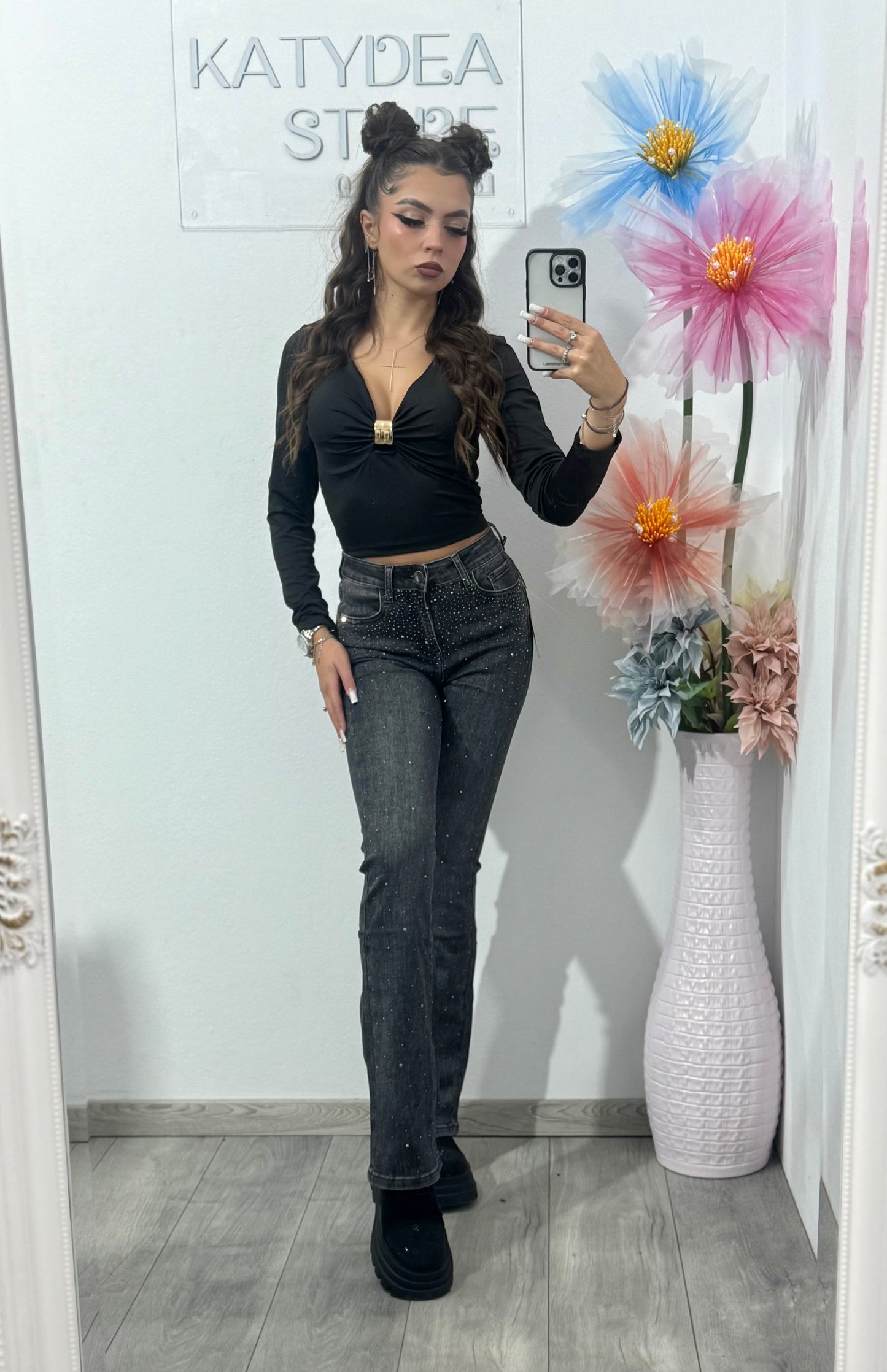 Jeans evazați gri cu cristale ștanțate Laura