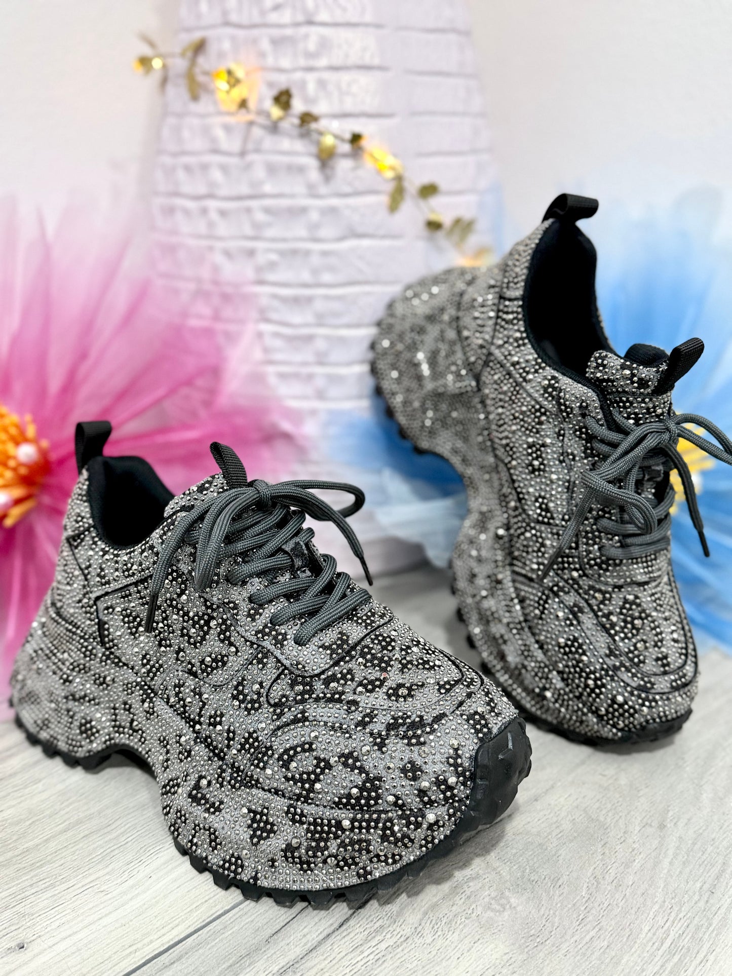 Adidași gri cu cristale KRISS