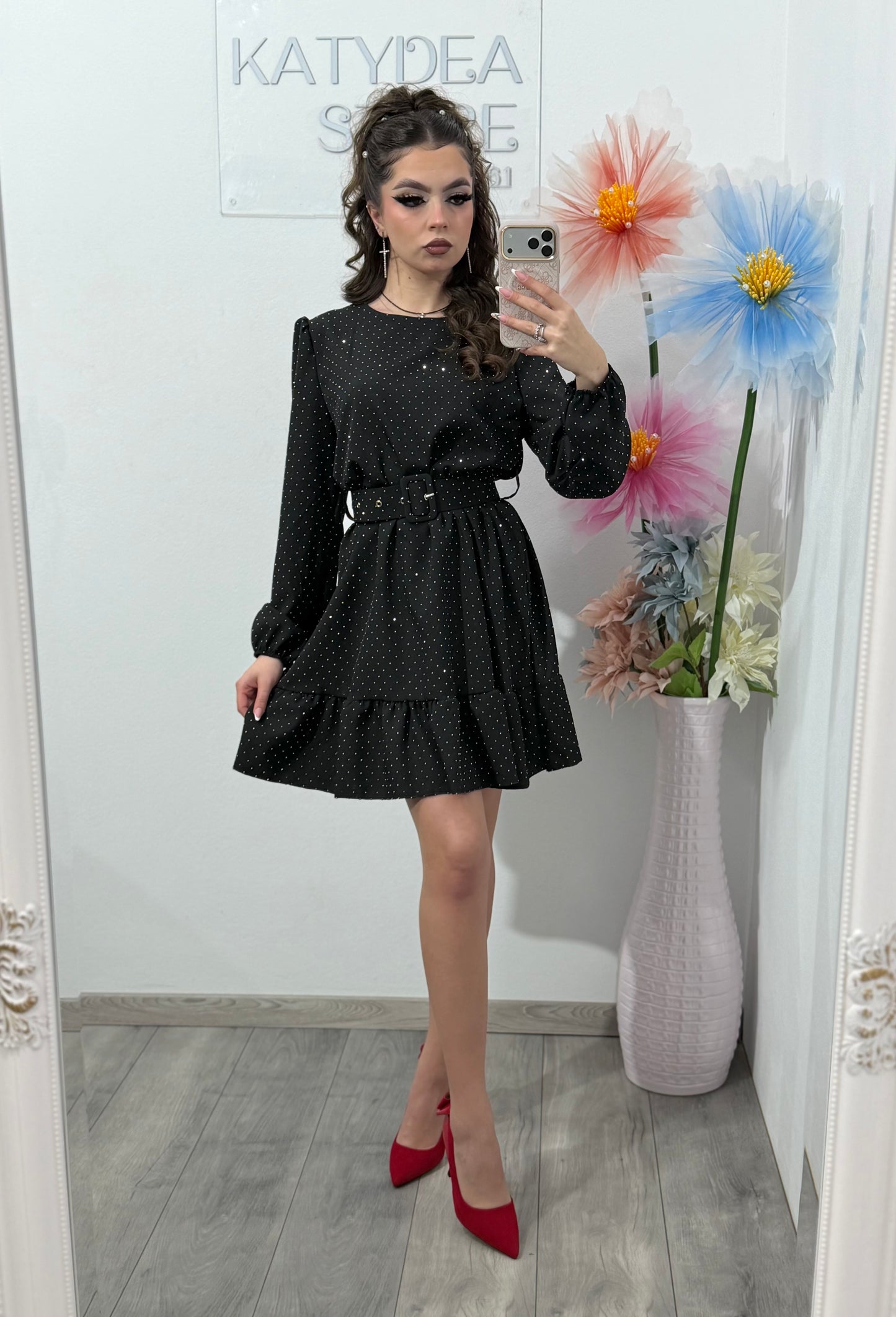 Rochie cu volanas și cristale ștanțate ELLE