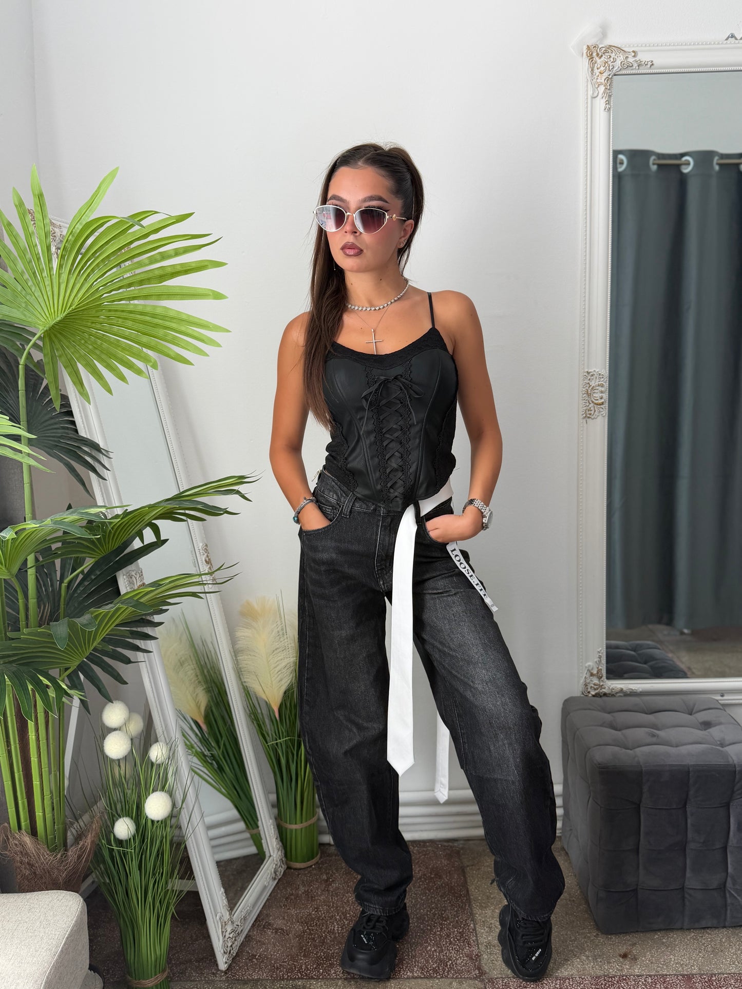 Jeans negri BalloonFit cu buzunar accesorizat