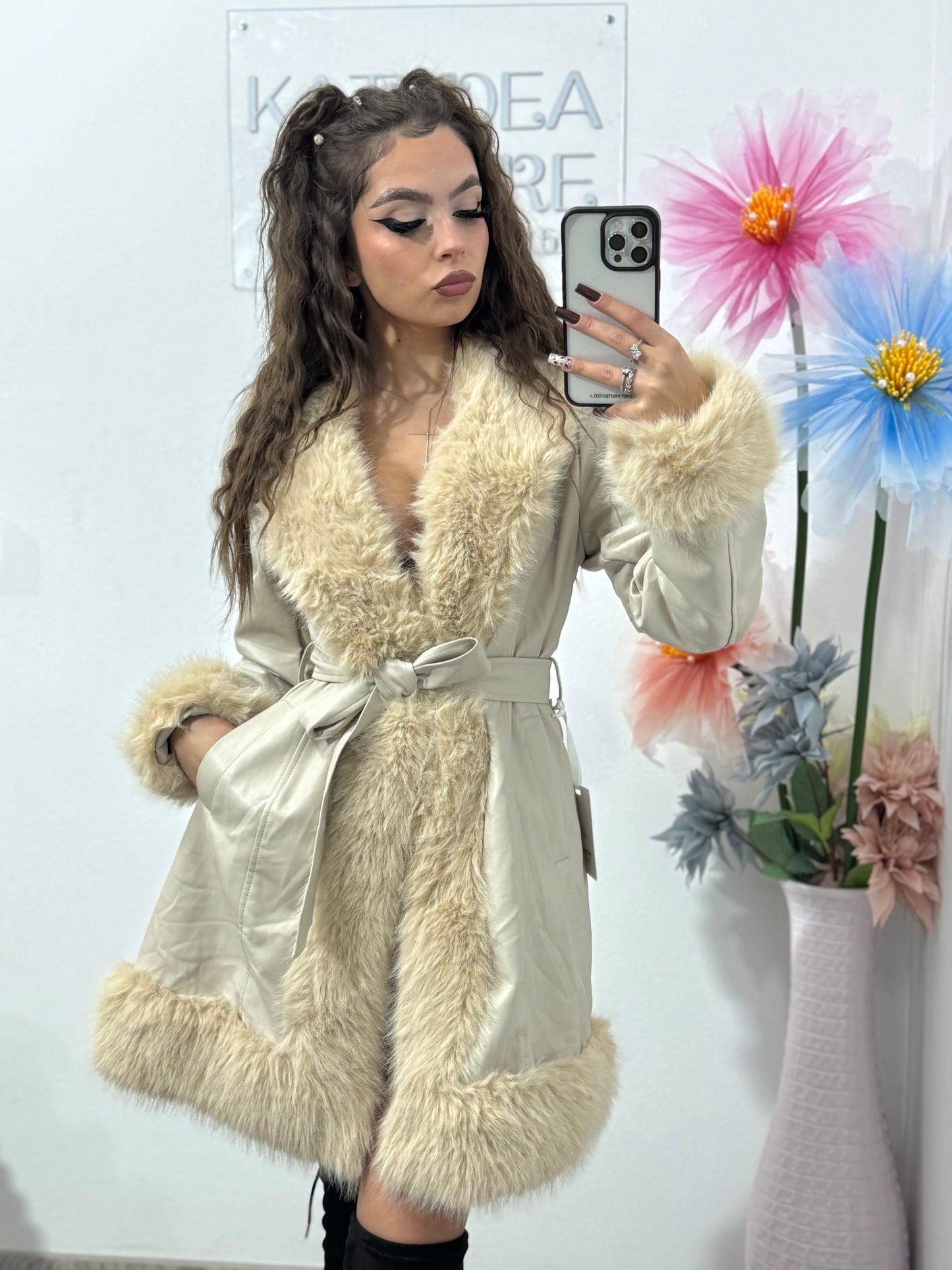 Geacă din piele ecologică și blană bej Wanda