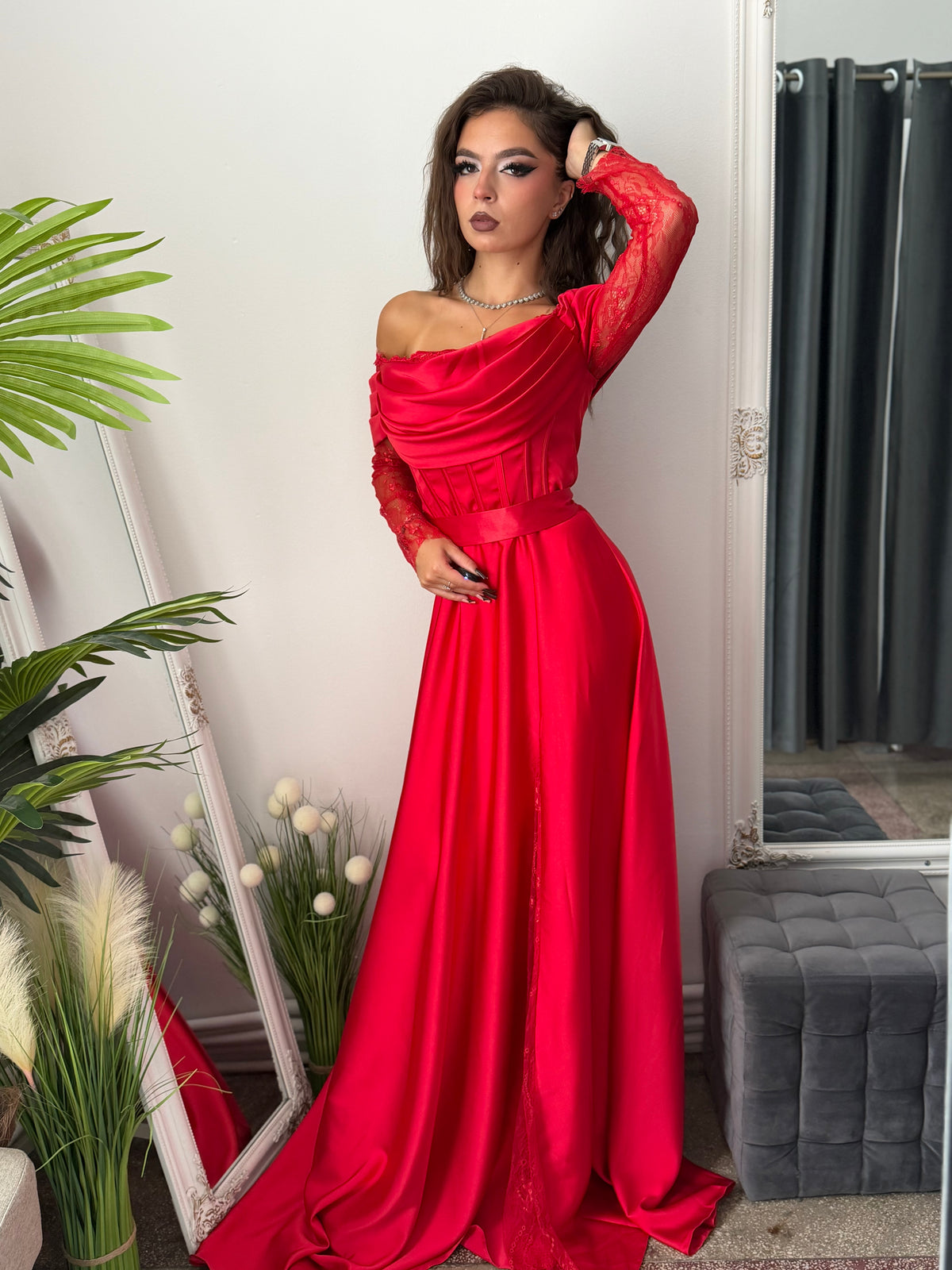 Rochie elegantă roșie tip prințesă LUXURY