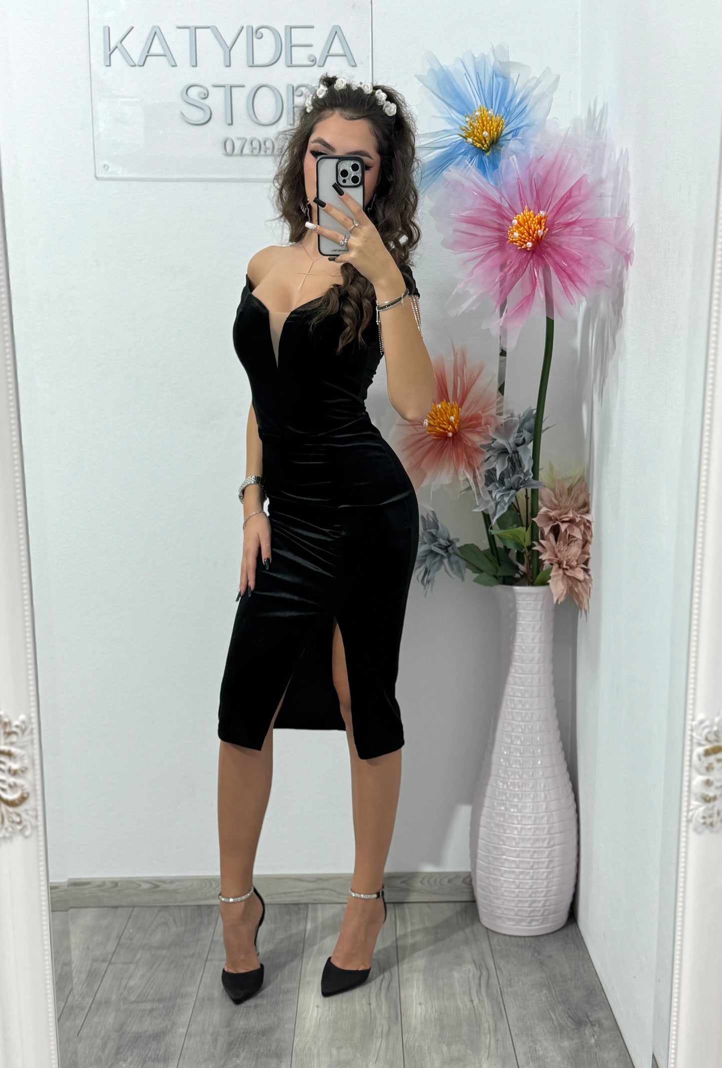 Rochie elegantă neagra din catifea, cu umeri goi și despicătură pe picior Lolita