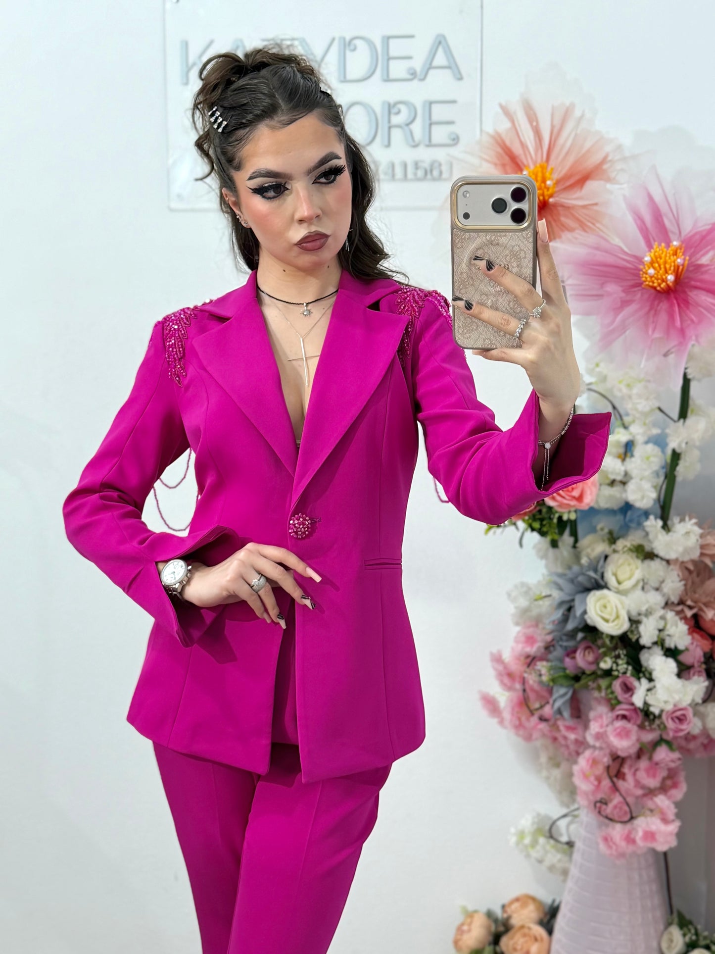 Compleu elegant cu detalii luxuriante fucsia  MAYA