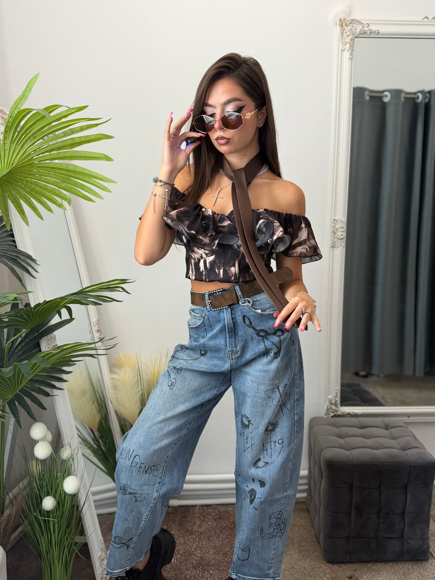 Jeans BALLOONFIT cu grafica KARLA