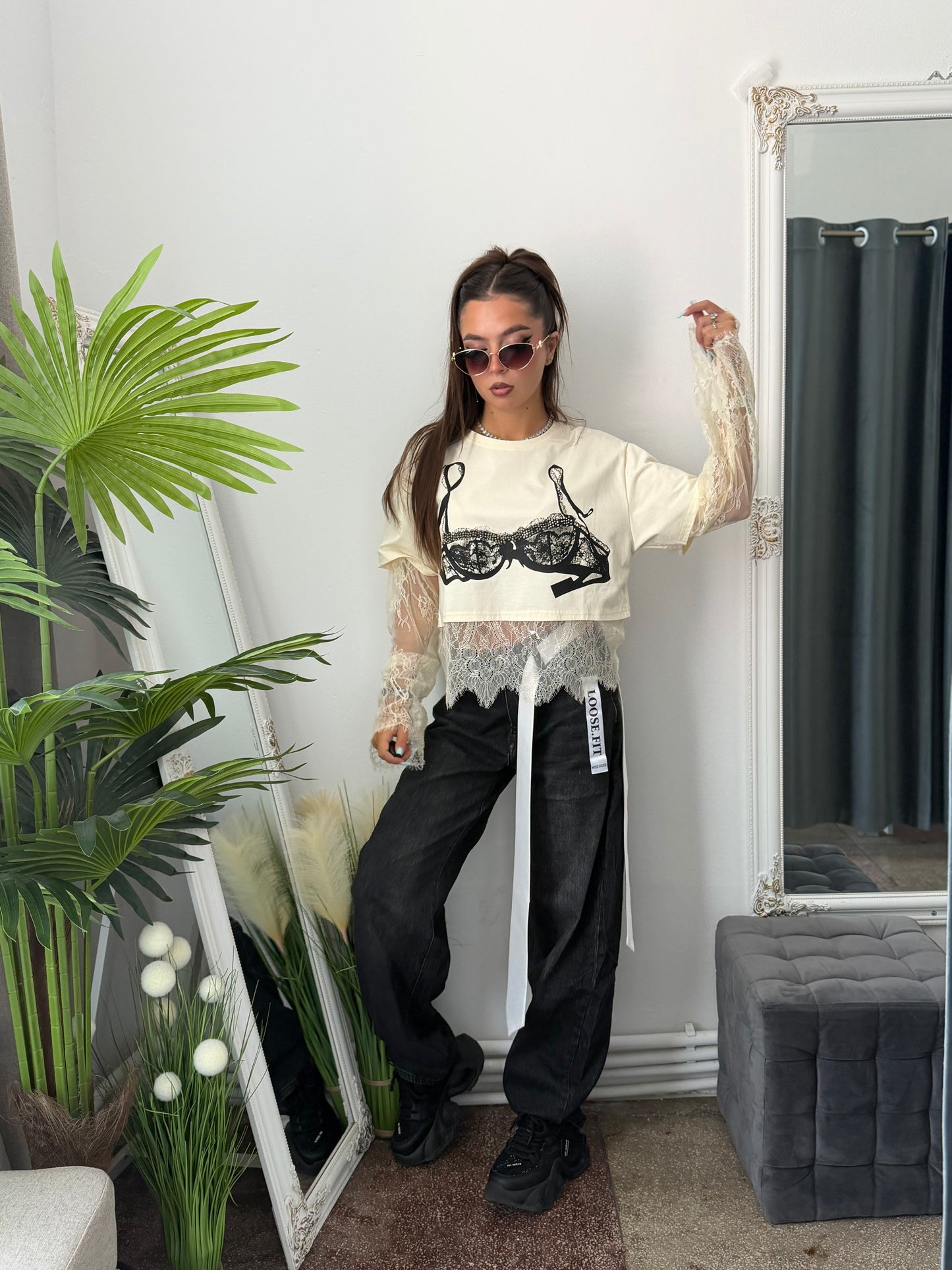 Tricou accesorizat cu dantelă bej TARRA
