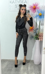 Blugi skinny gri cu cristale Wella