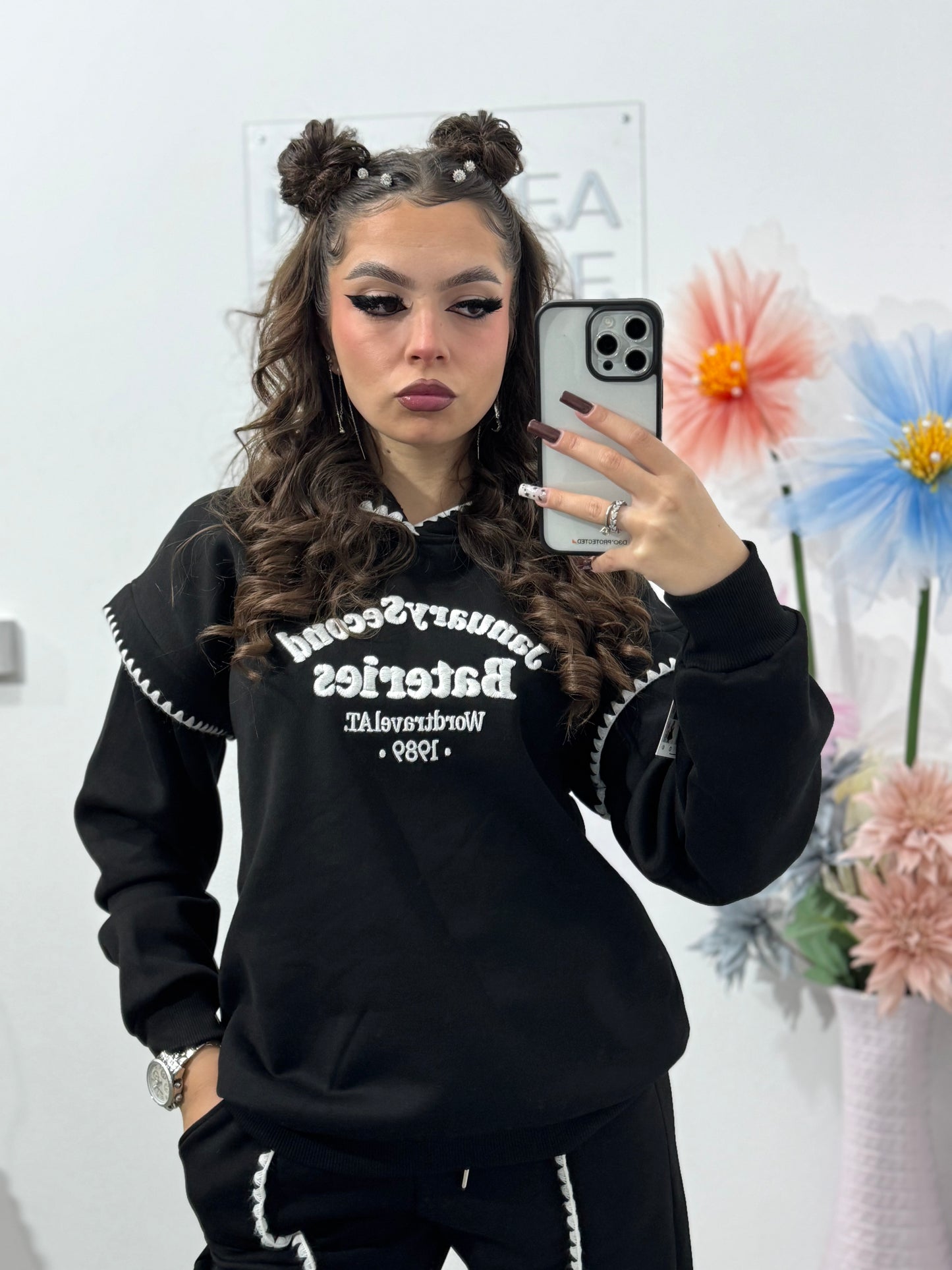 Trening Casual „January Second Batteries” – Set Hanorac + Pantaloni model vătuit NEGRU