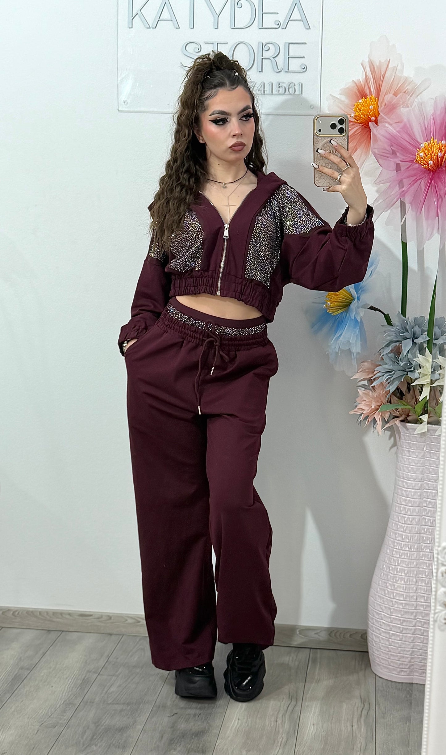 Compleu cu aplicații strălucitoare ANNE