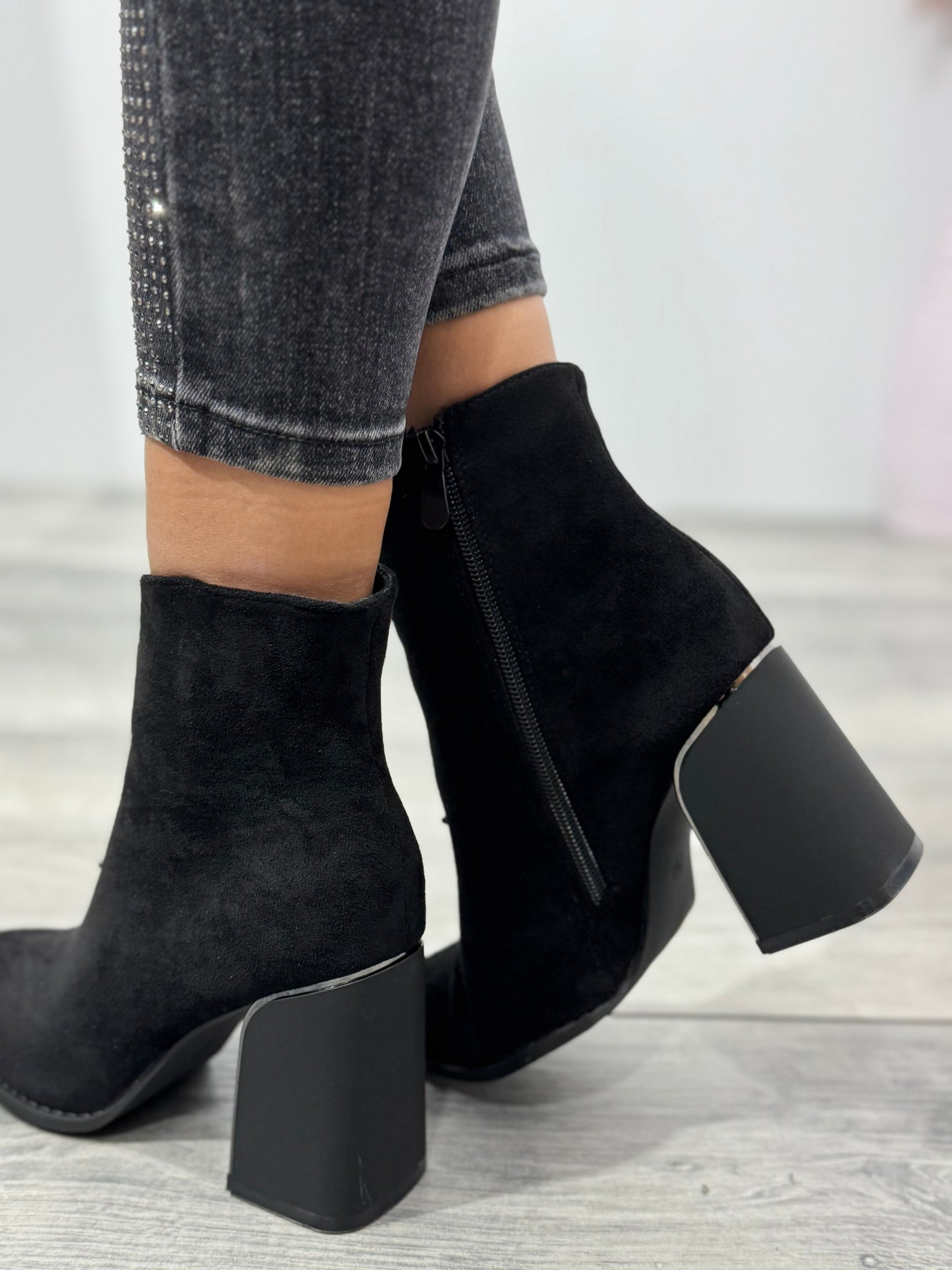 Botine negre Marisse