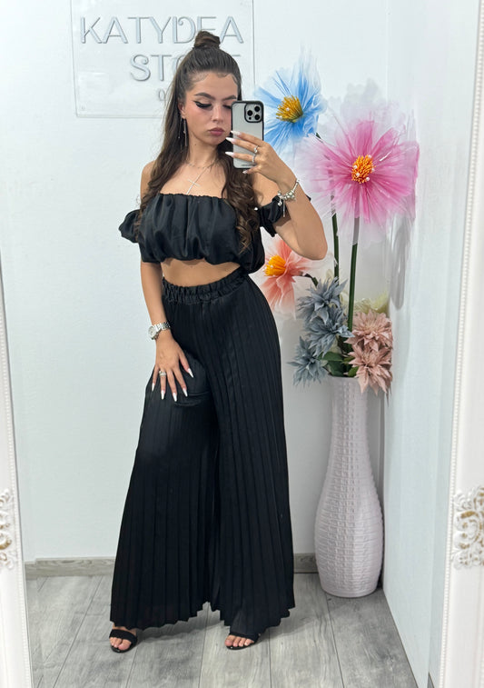 Compleu cu pantaloni plisați satinat negru Larissa
