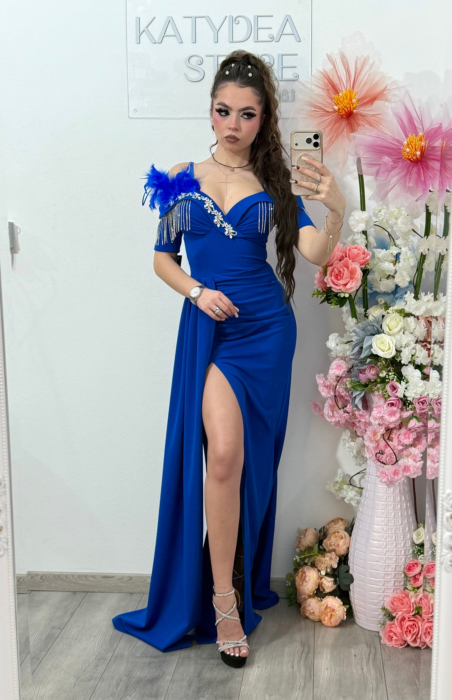 Rochie elegantă off-shoulder cu slit și detalii luxury albastra