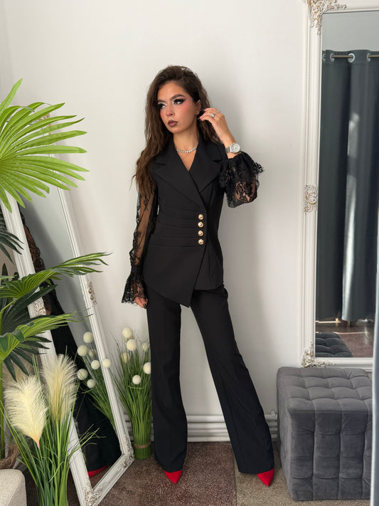 Costum elegant cu mânecă dantelată negru