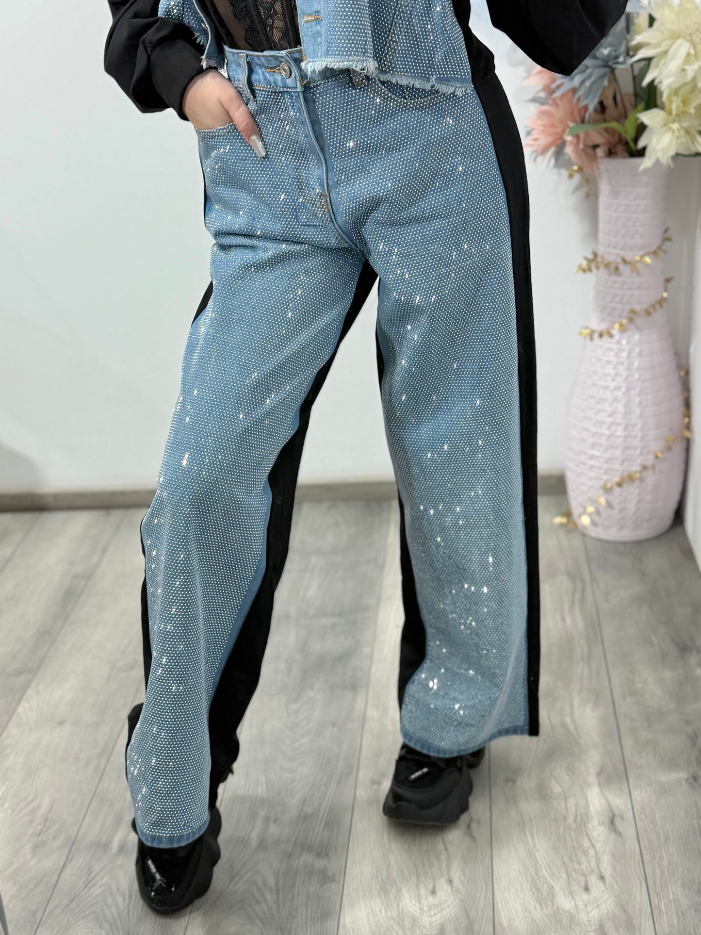 Compleu din denim cu strasuri – geacă & pantaloni ANDREEA