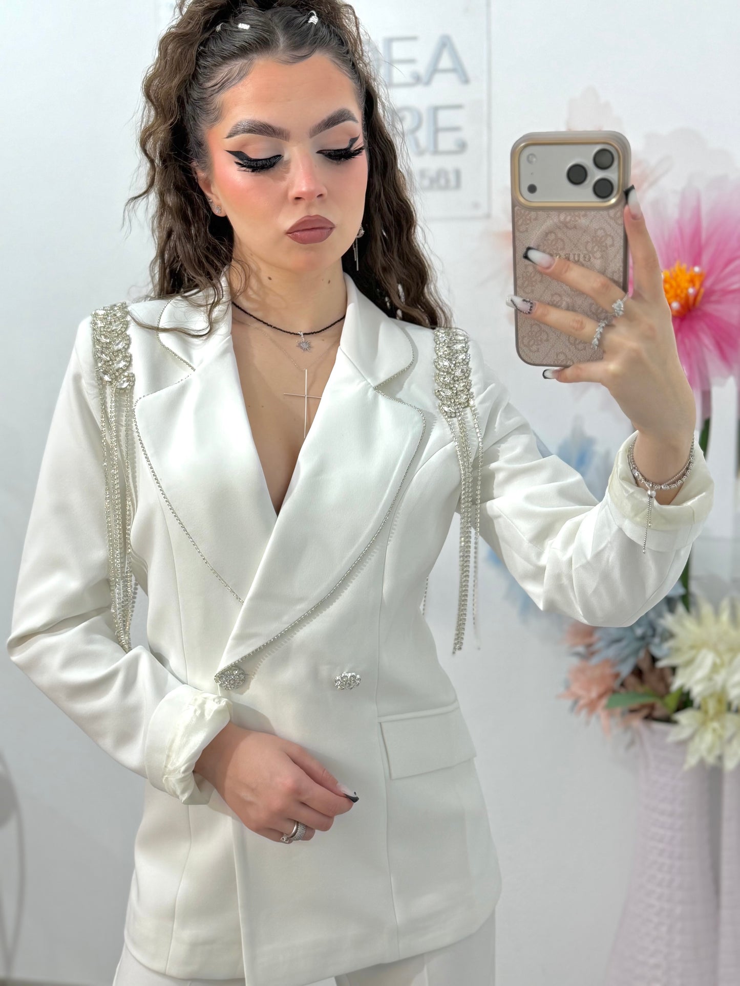 Costum elegant cu epoleți alb ANDREEA