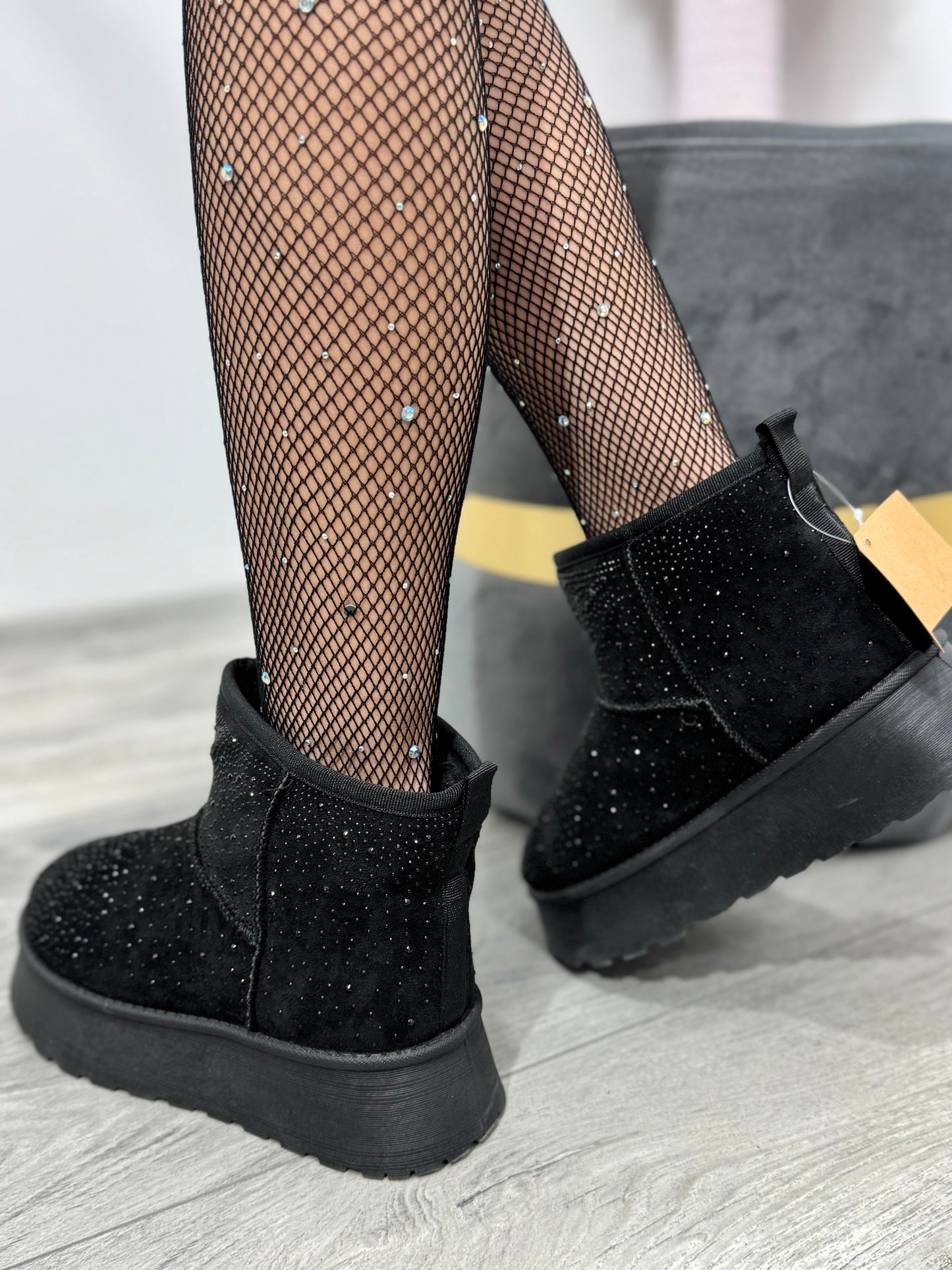 UGG negre cu cristale ștanțate ALEXIA