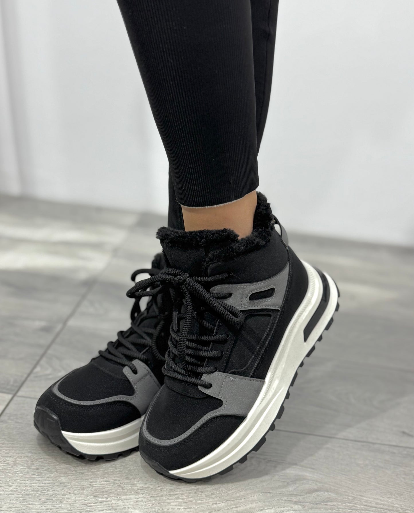 Adidasi îmblăniți negri NATALIA