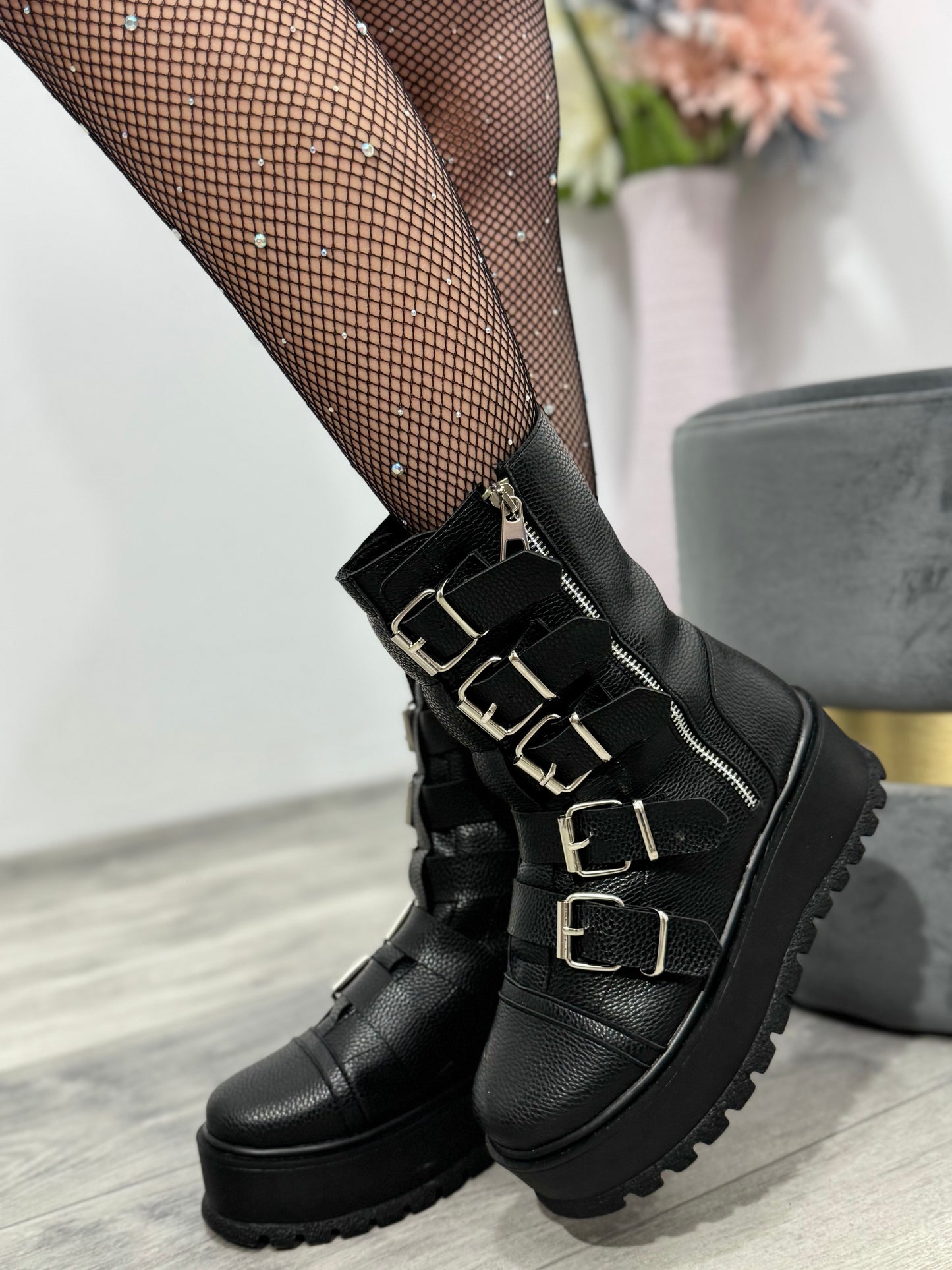 Bocanci cu talpă groasă și catarame ZONIA