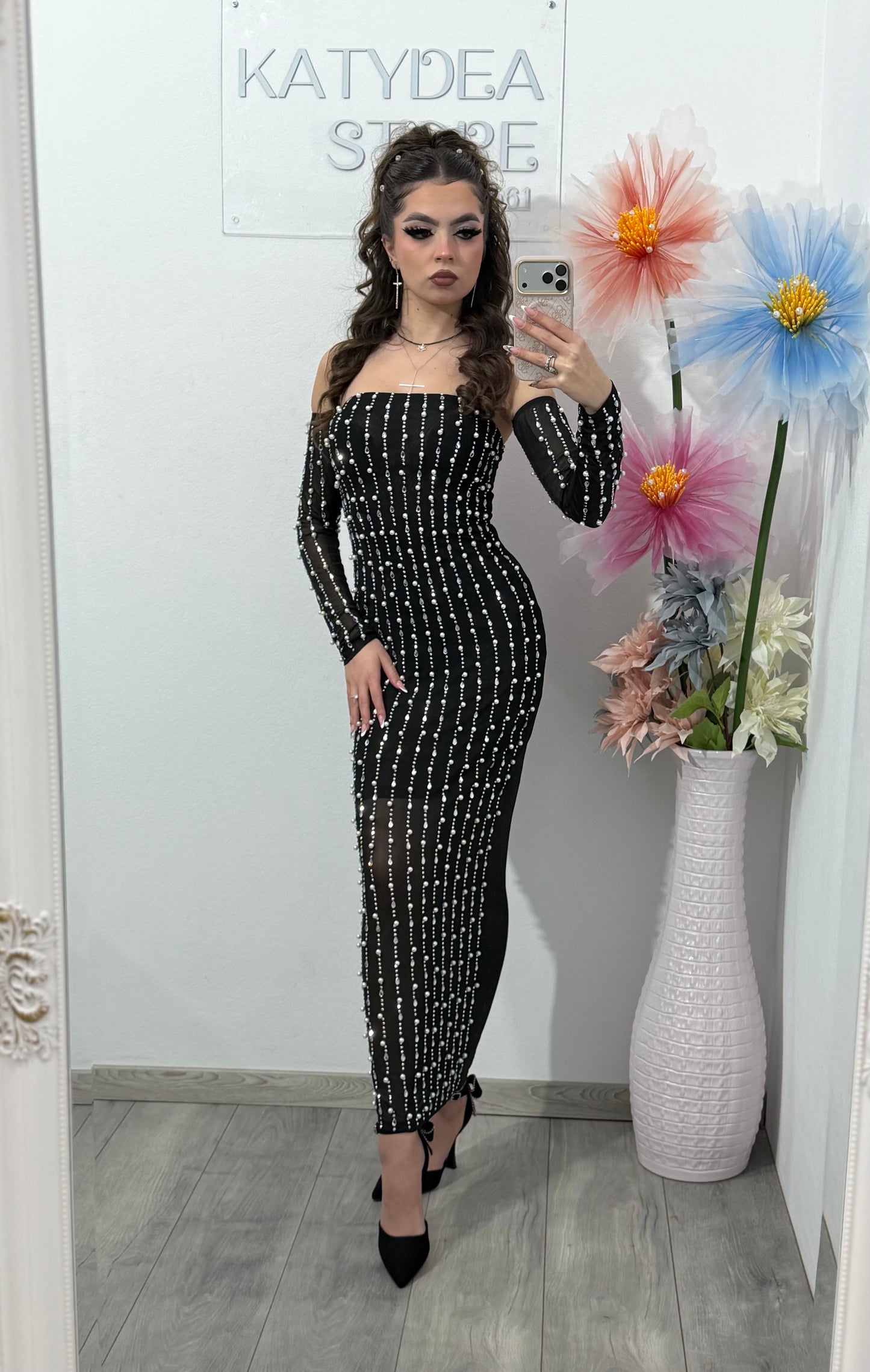 Rochie din dantelă neagră cu cristale și perle RALUKA