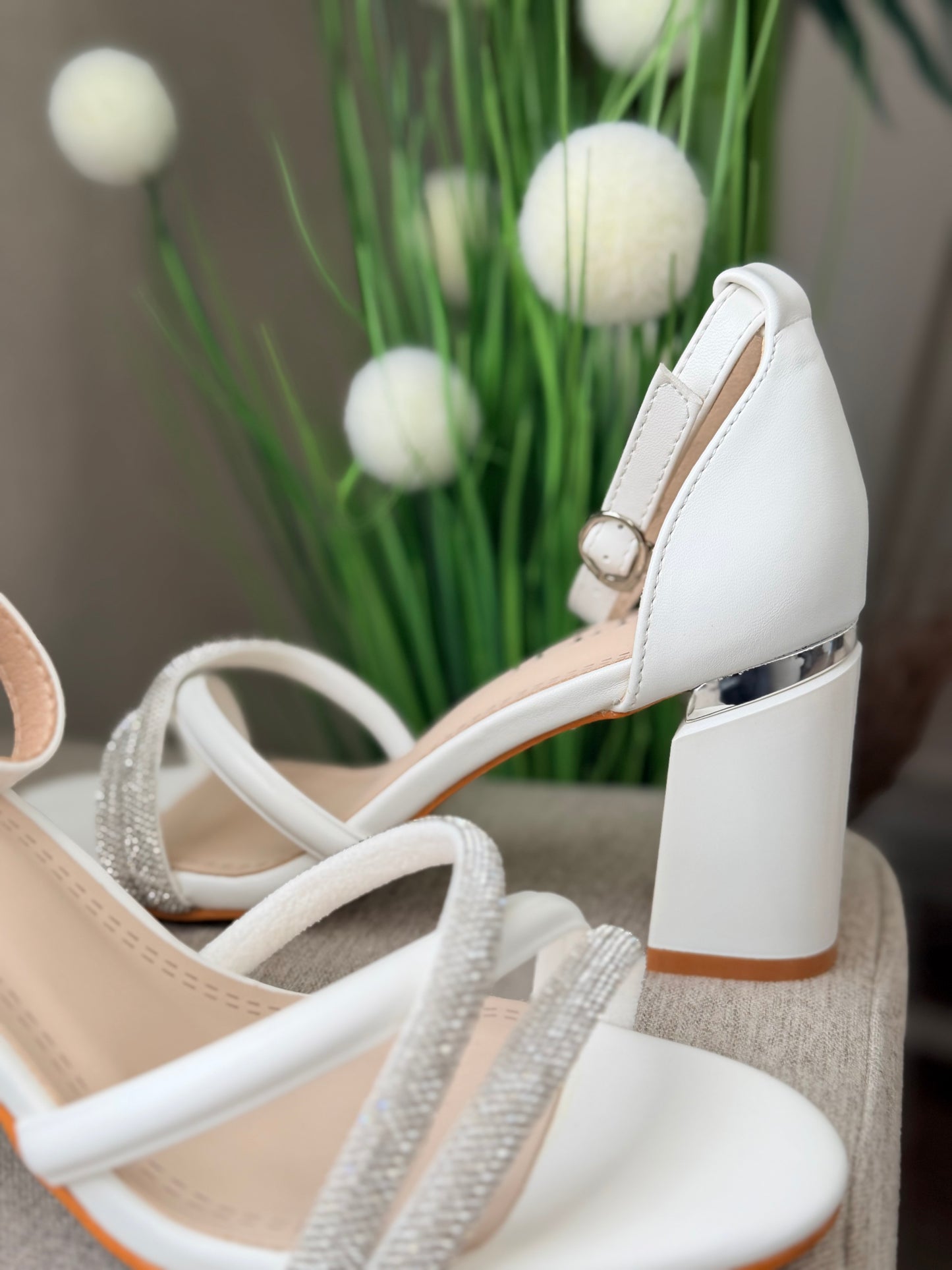 Sandale elegante albe LAURA