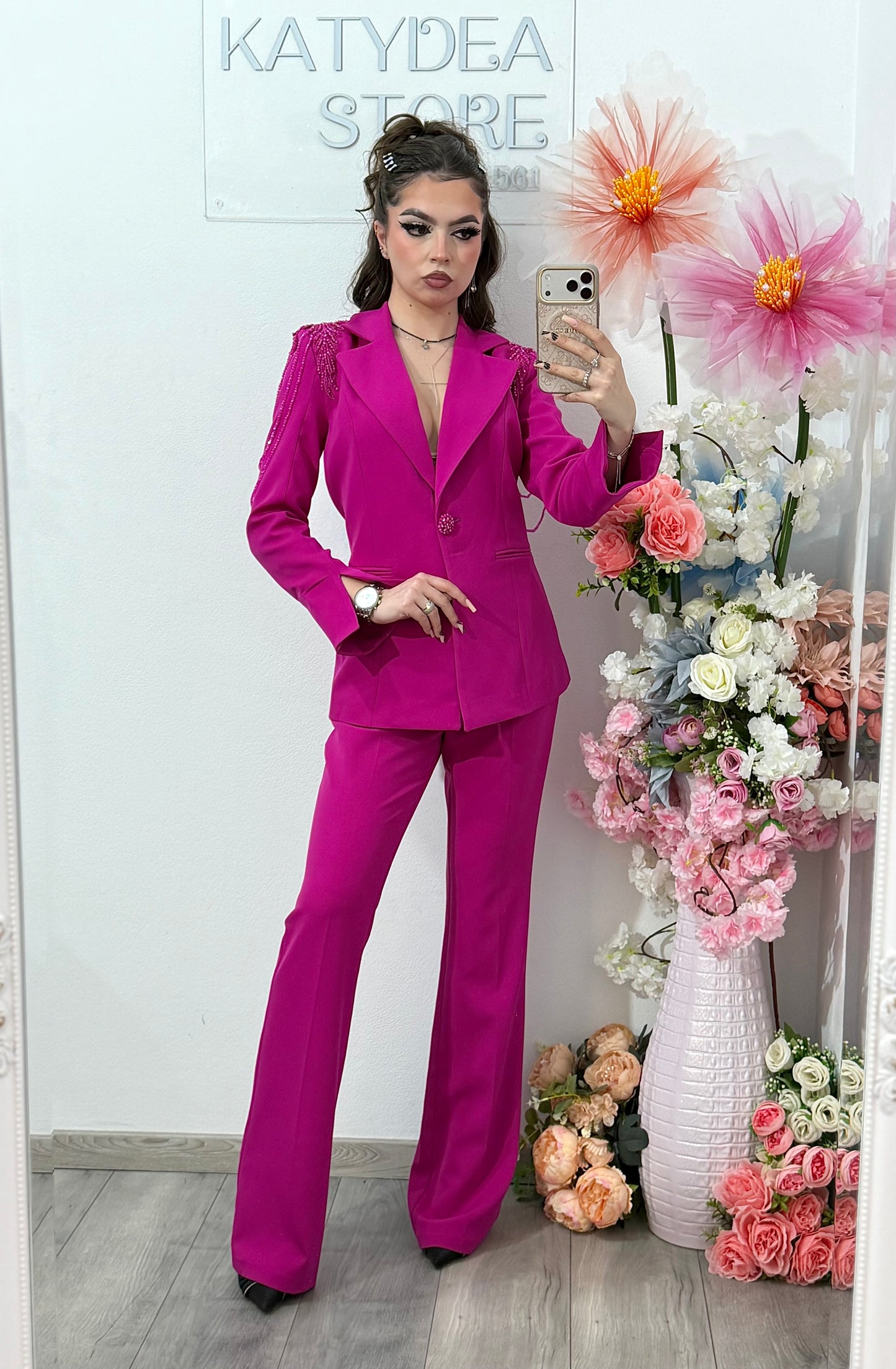 Compleu elegant cu detalii luxuriante fucsia  MAYA