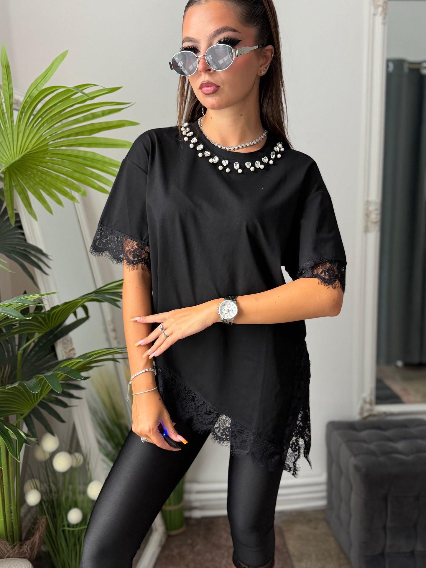 Tricou cu dantelă negru SARA