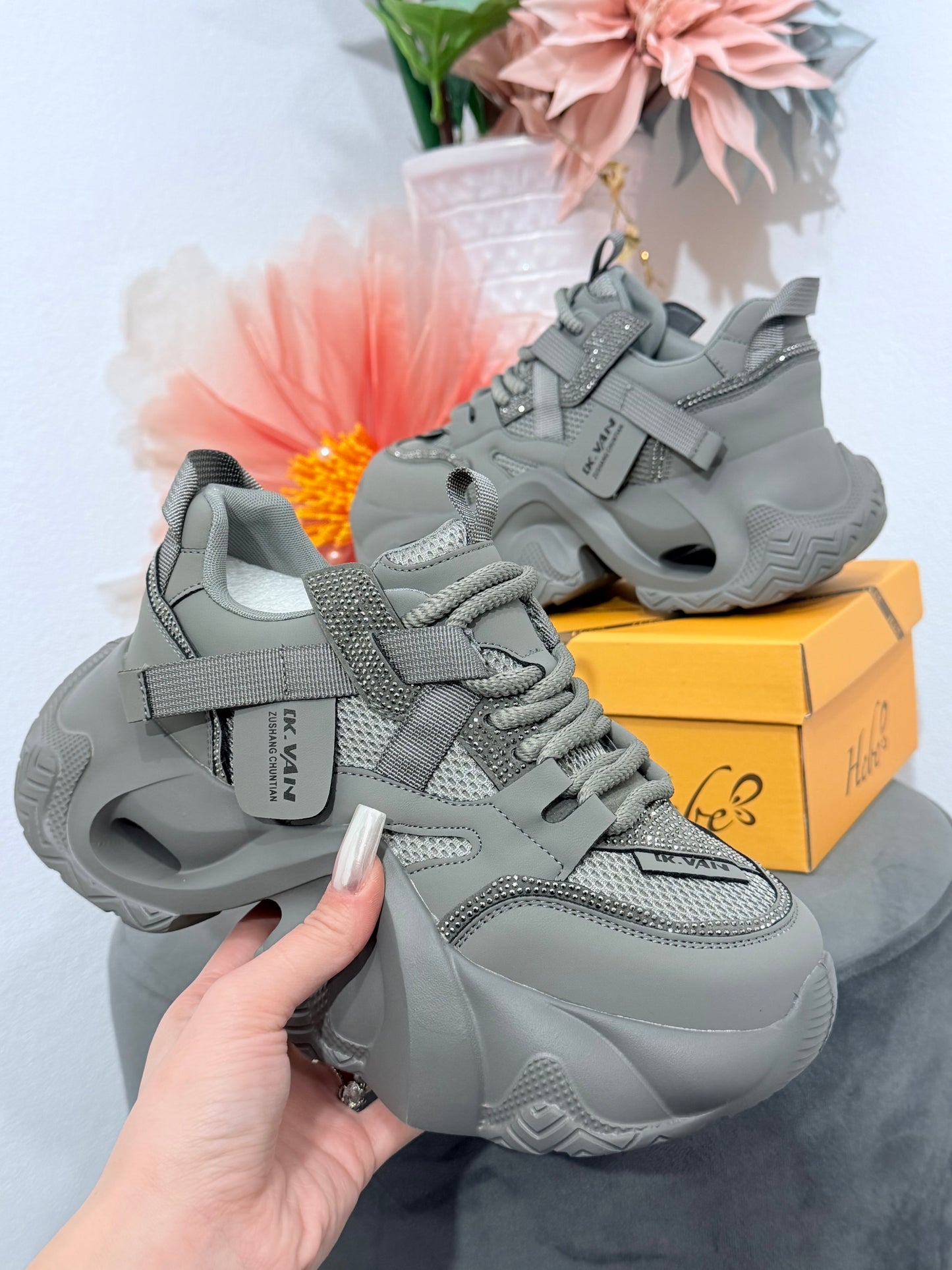 Adidasi VAN cu cristale ștanțate gri