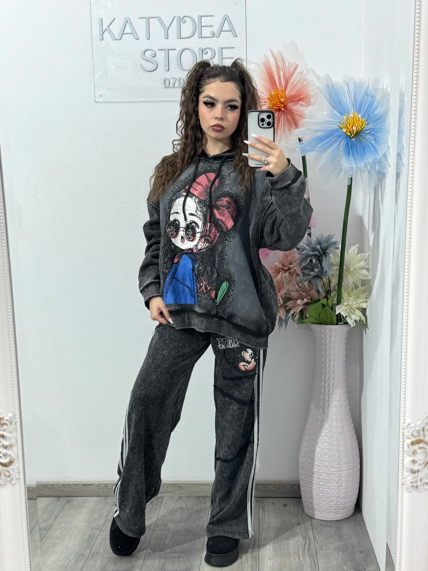 Pantaloni cu dungi și Miky KOREA