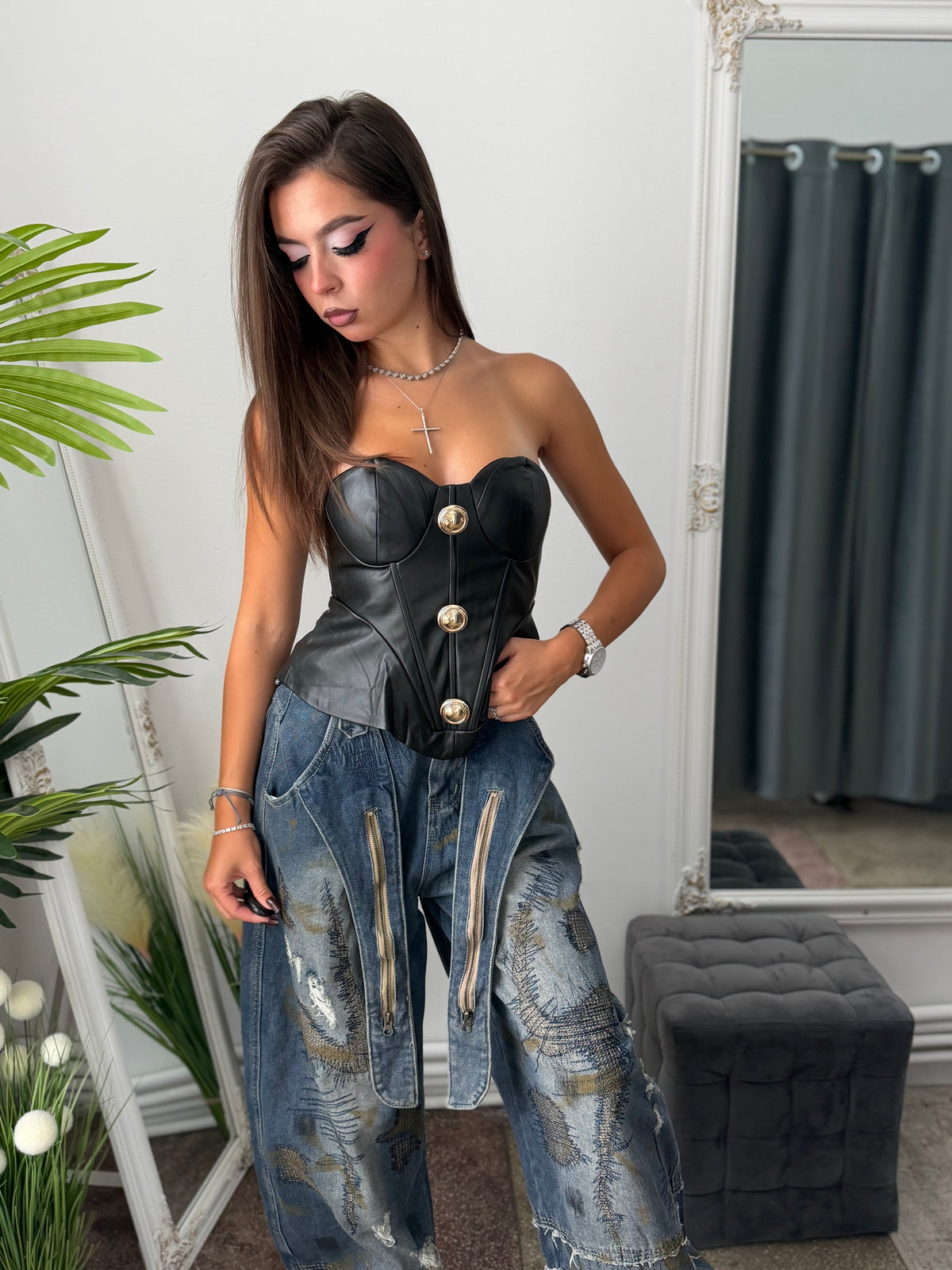 Corset din piele ecologică cu butoni aurii