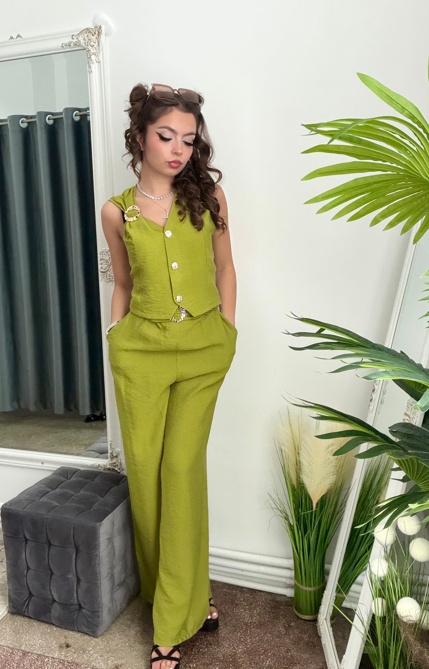 Compleu din in ELEGANCE vernil
