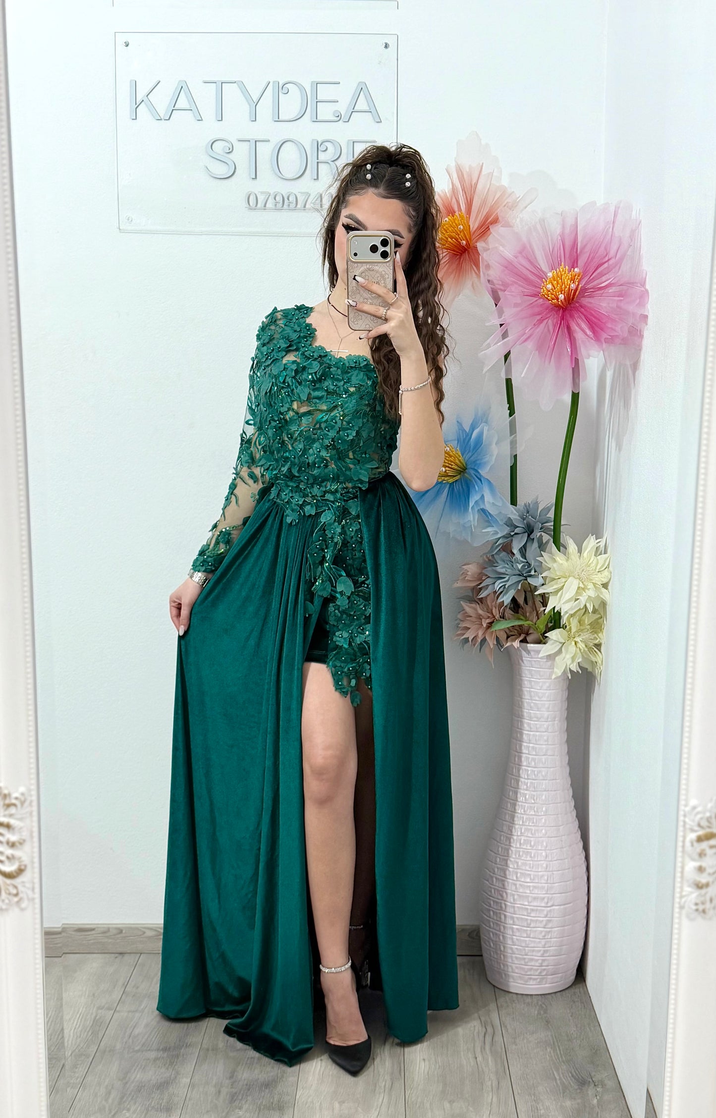 Rochie verde spectaculoasă din catifea și dantelă DELUX