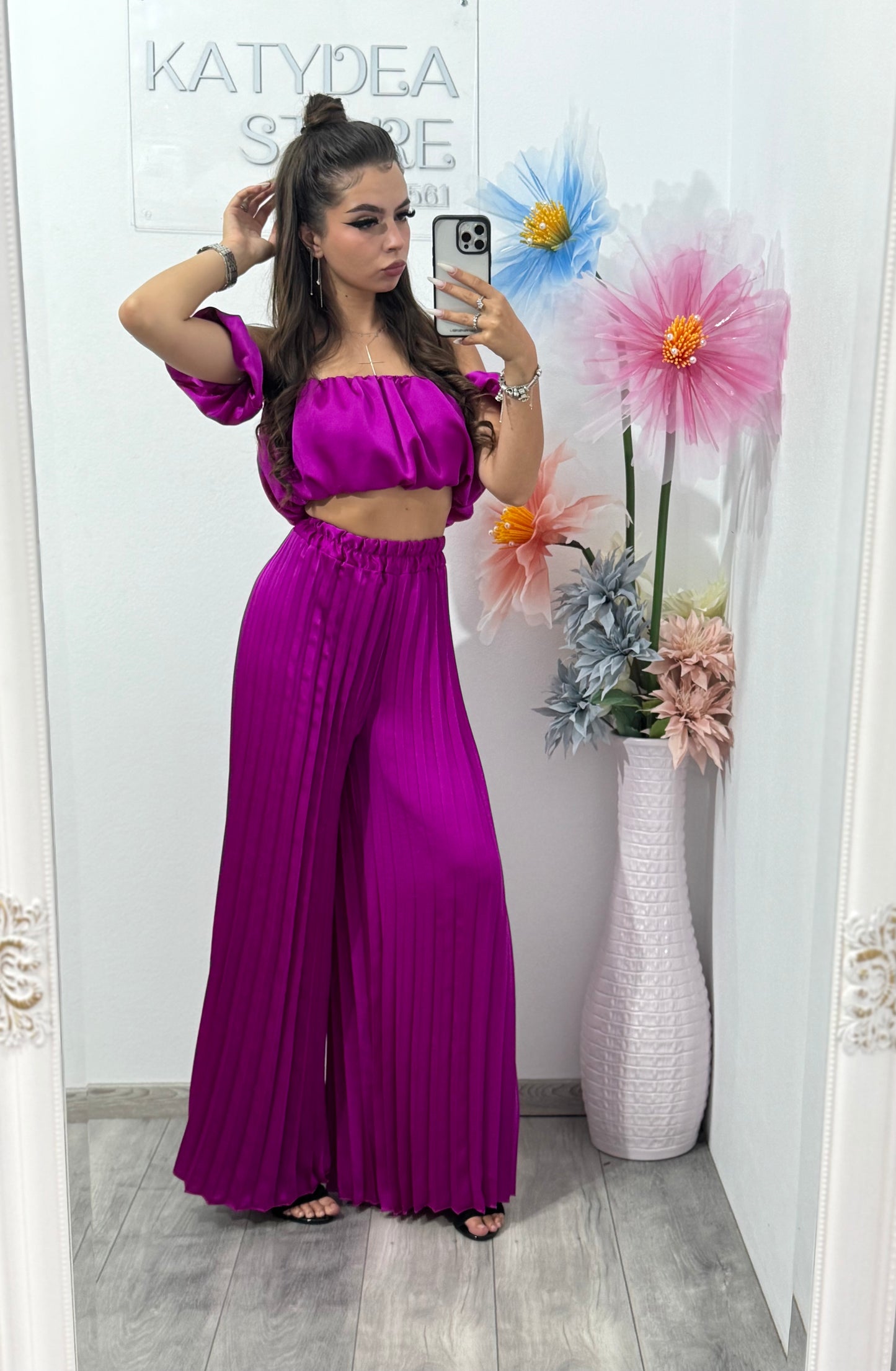 Compleu cu pantaloni plisați satinat Larissa fucsia