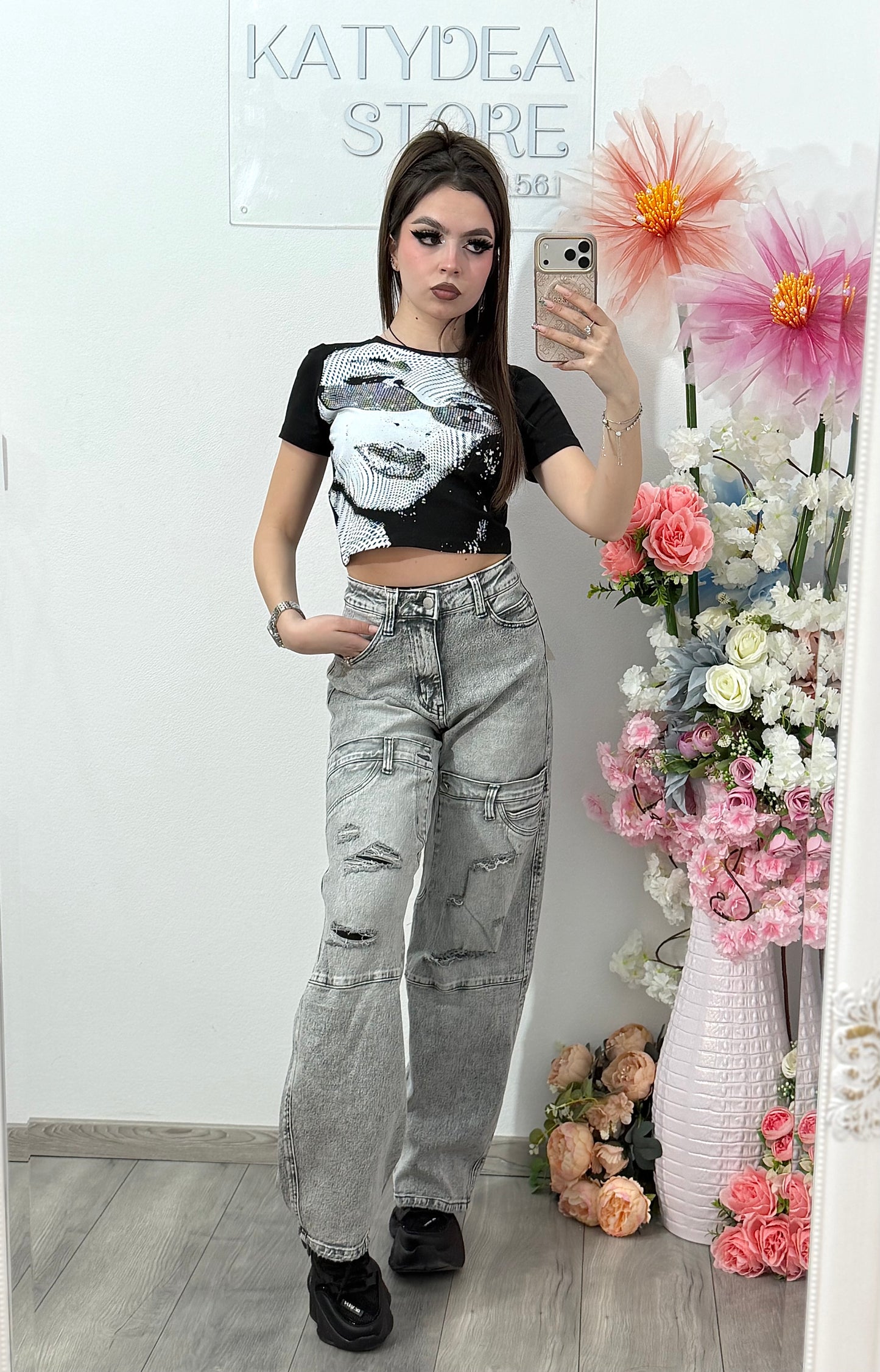 Tricou crop cu cristale ștanțate CORINA
