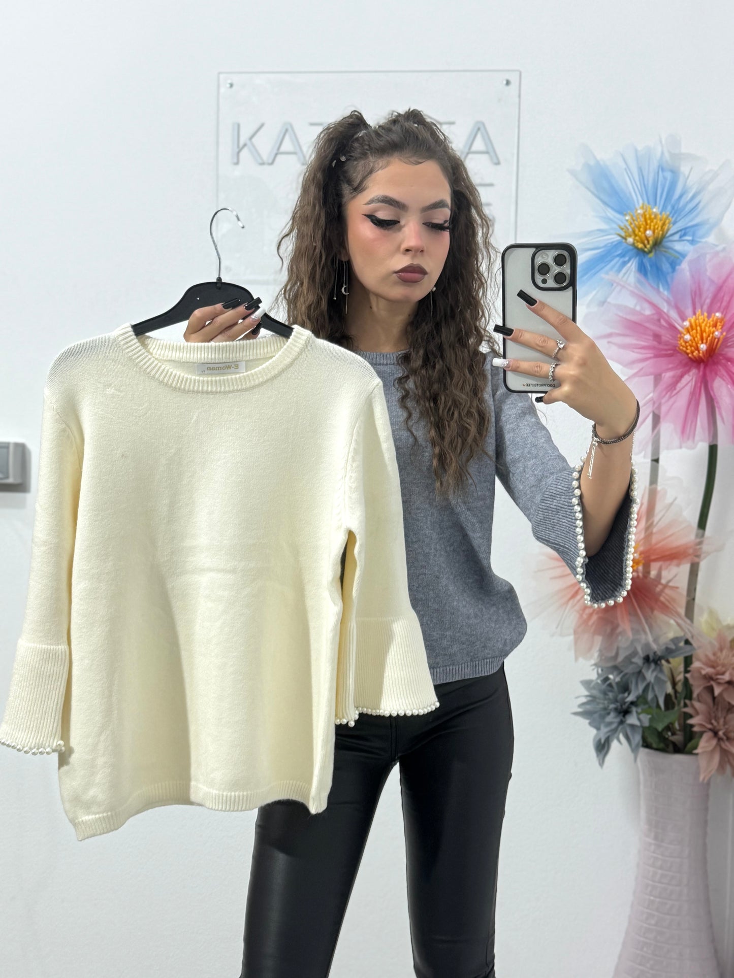 Bluză cu mâneca clopot și perle Roxanne