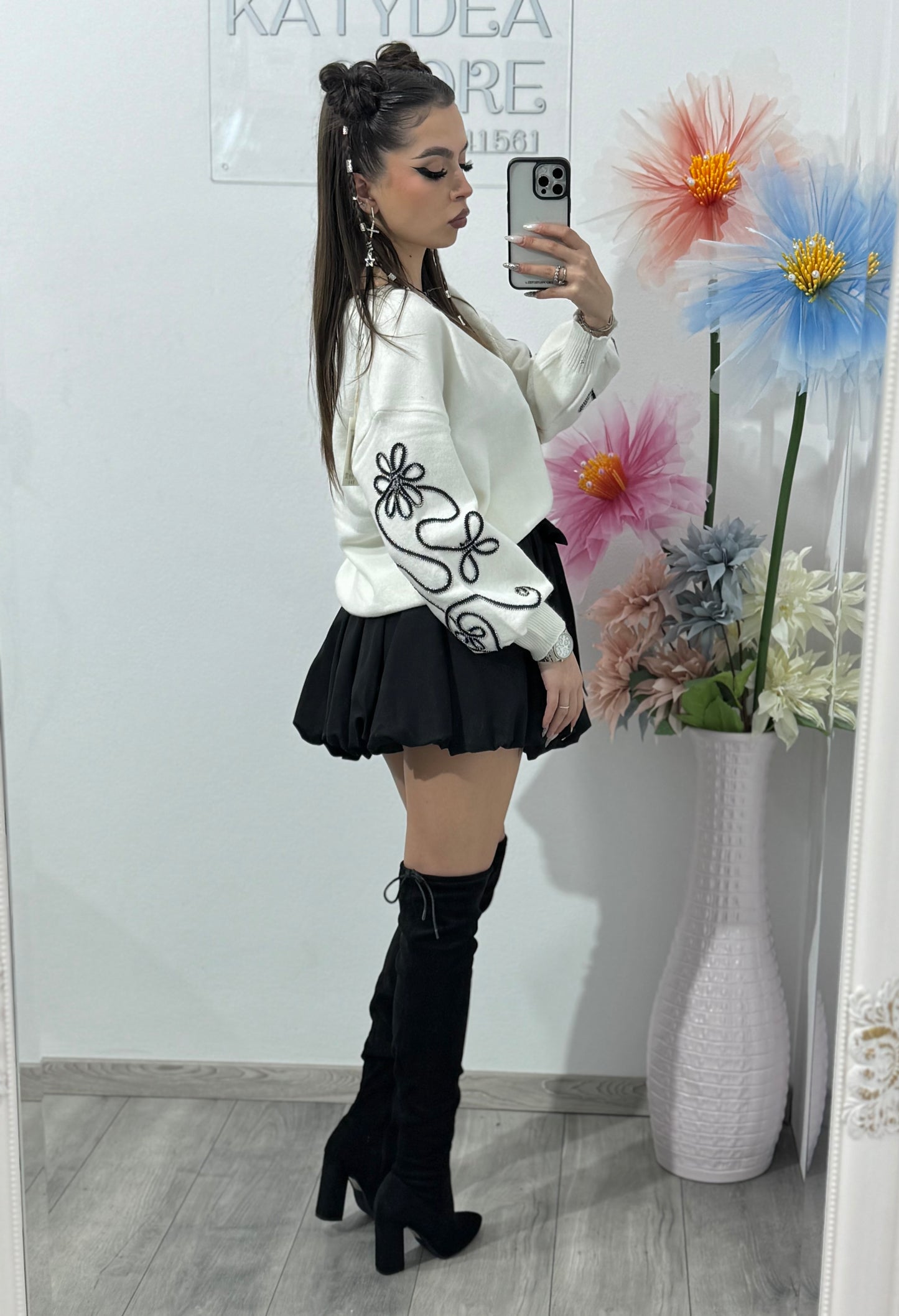 Pulover cu detalii argintii GYA